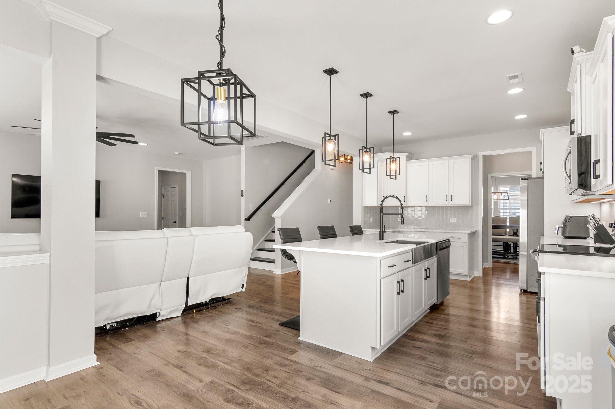 838 Foxglove Lane — York
