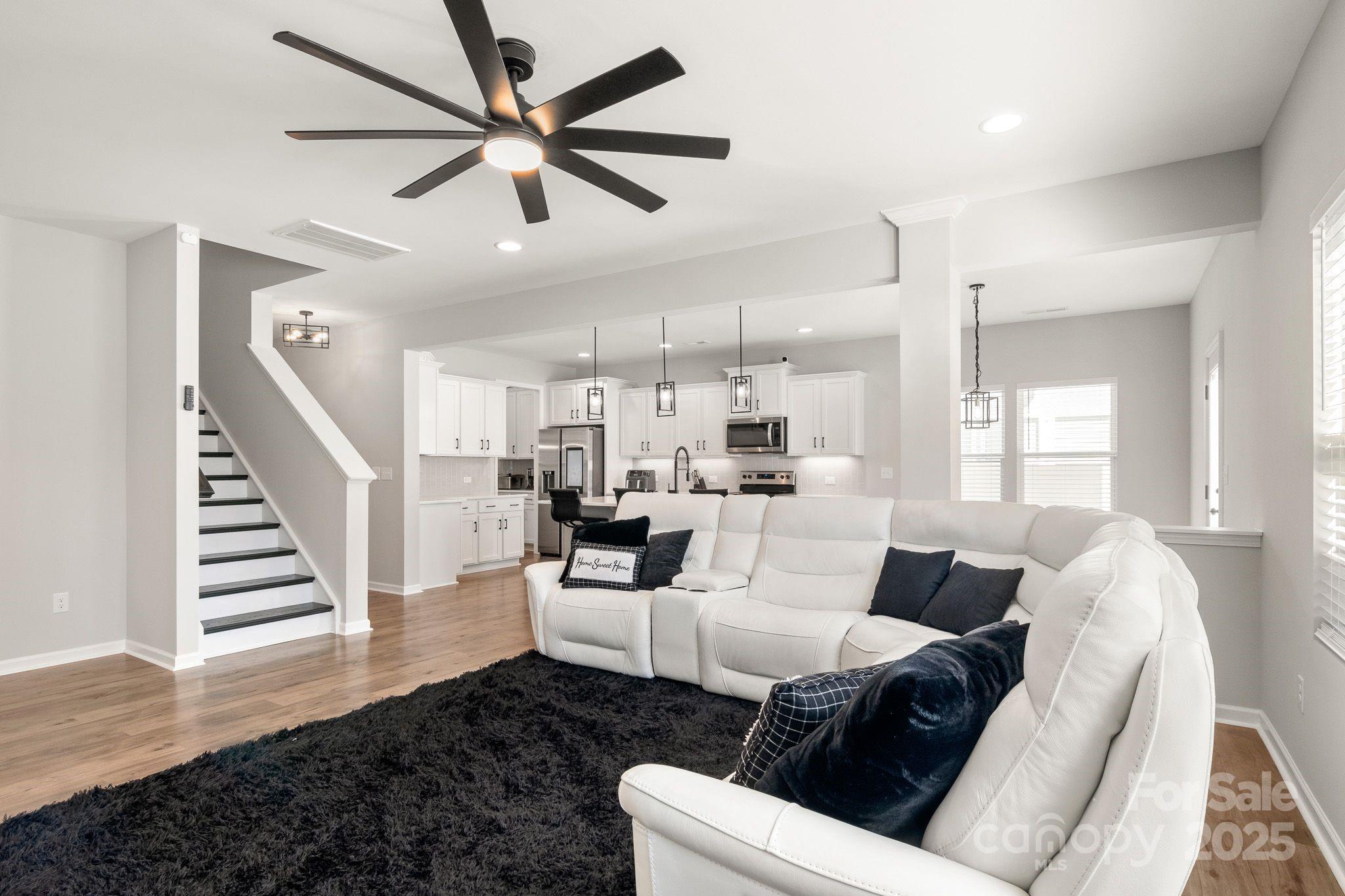 838 Foxglove Lane — York