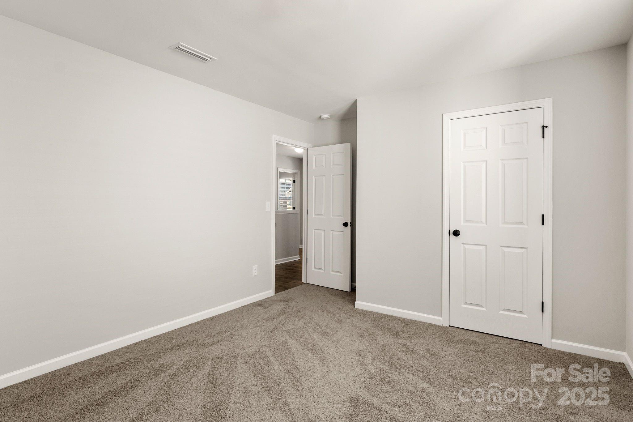 838 Foxglove Lane — York