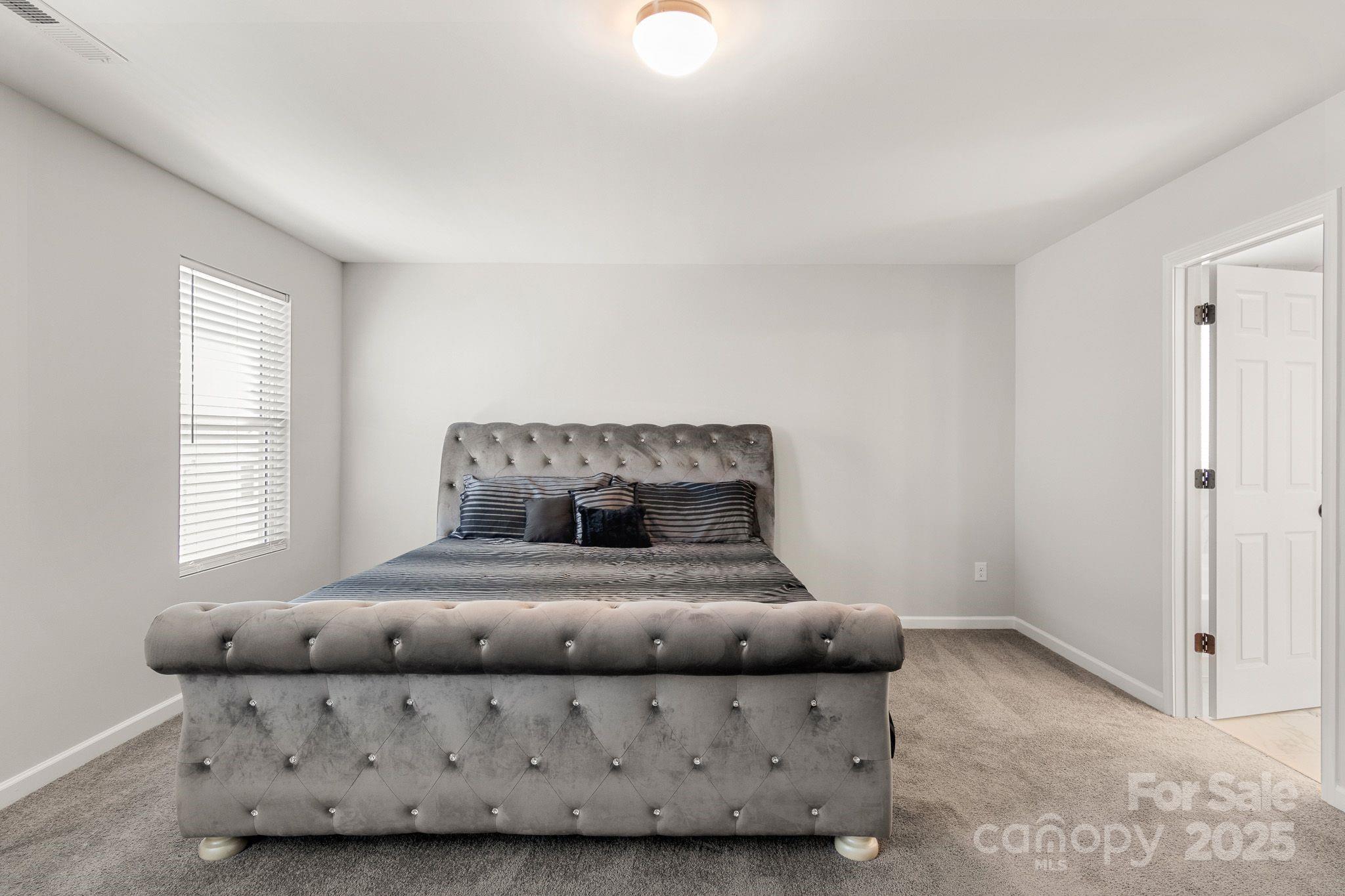 838 Foxglove Lane — York