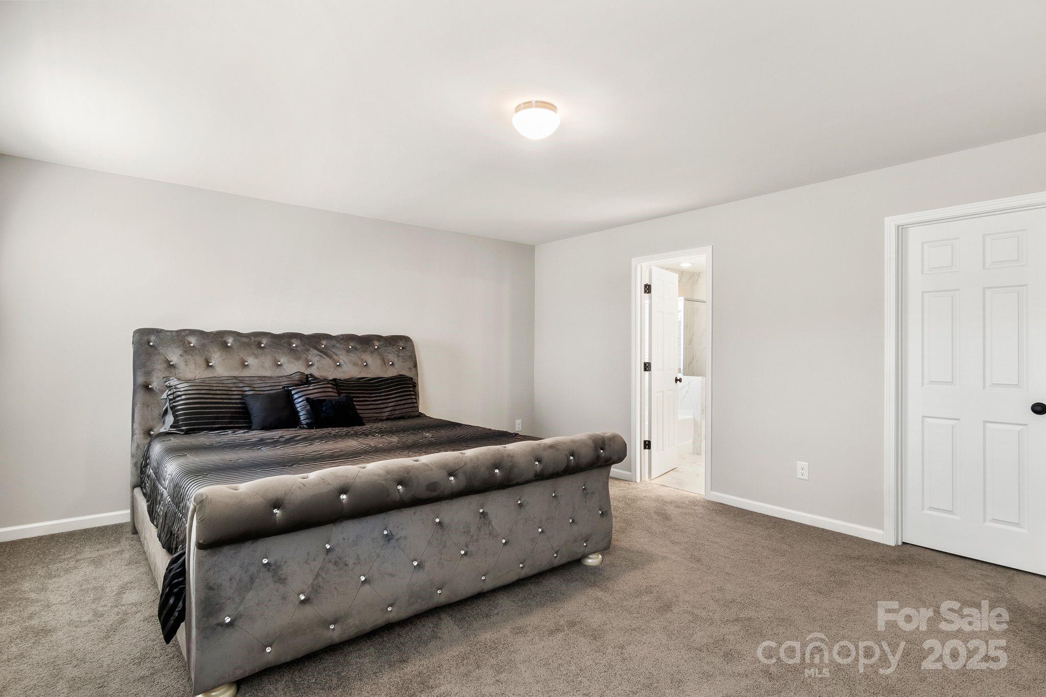 838 Foxglove Lane — York