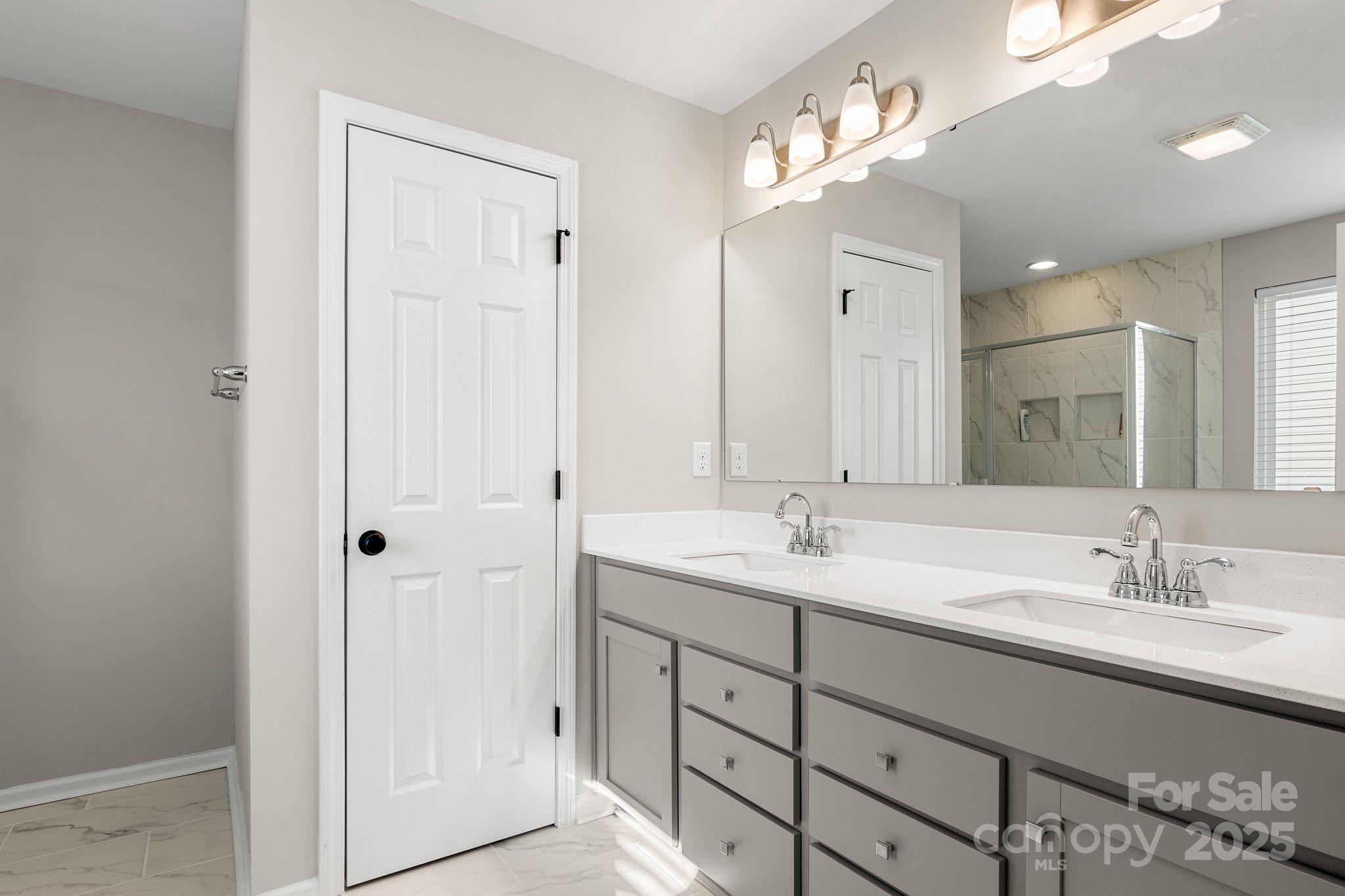 838 Foxglove Lane — York