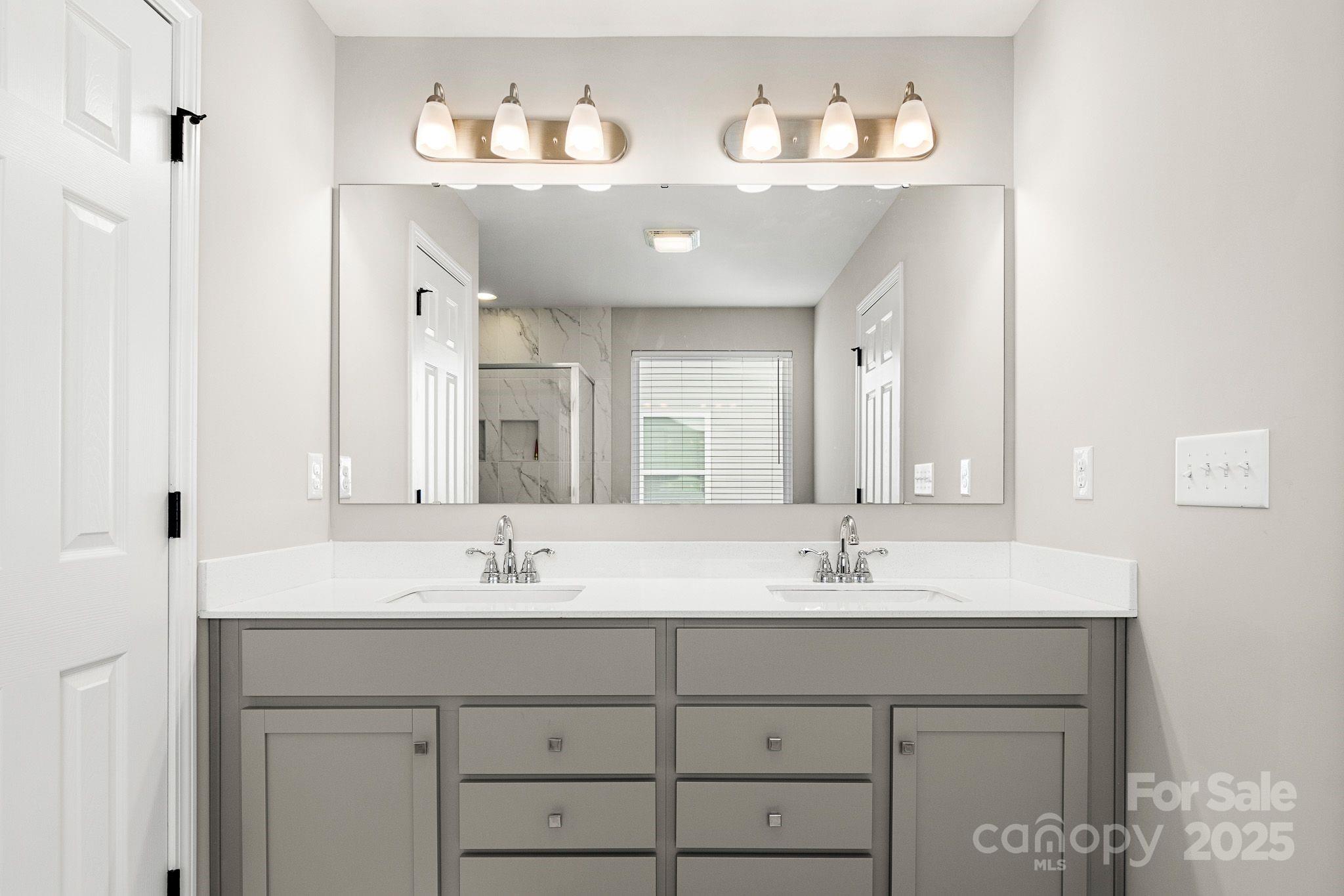 838 Foxglove Lane — York