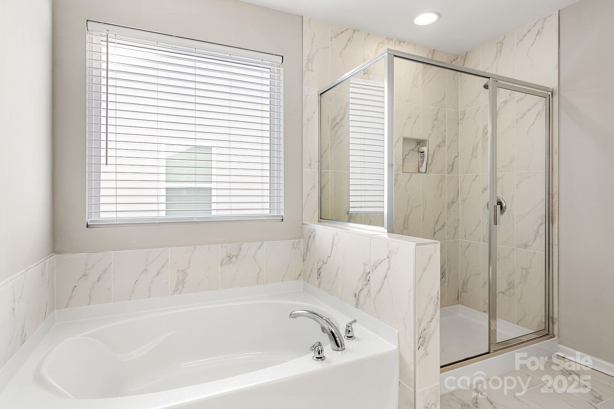 838 Foxglove Lane — York
