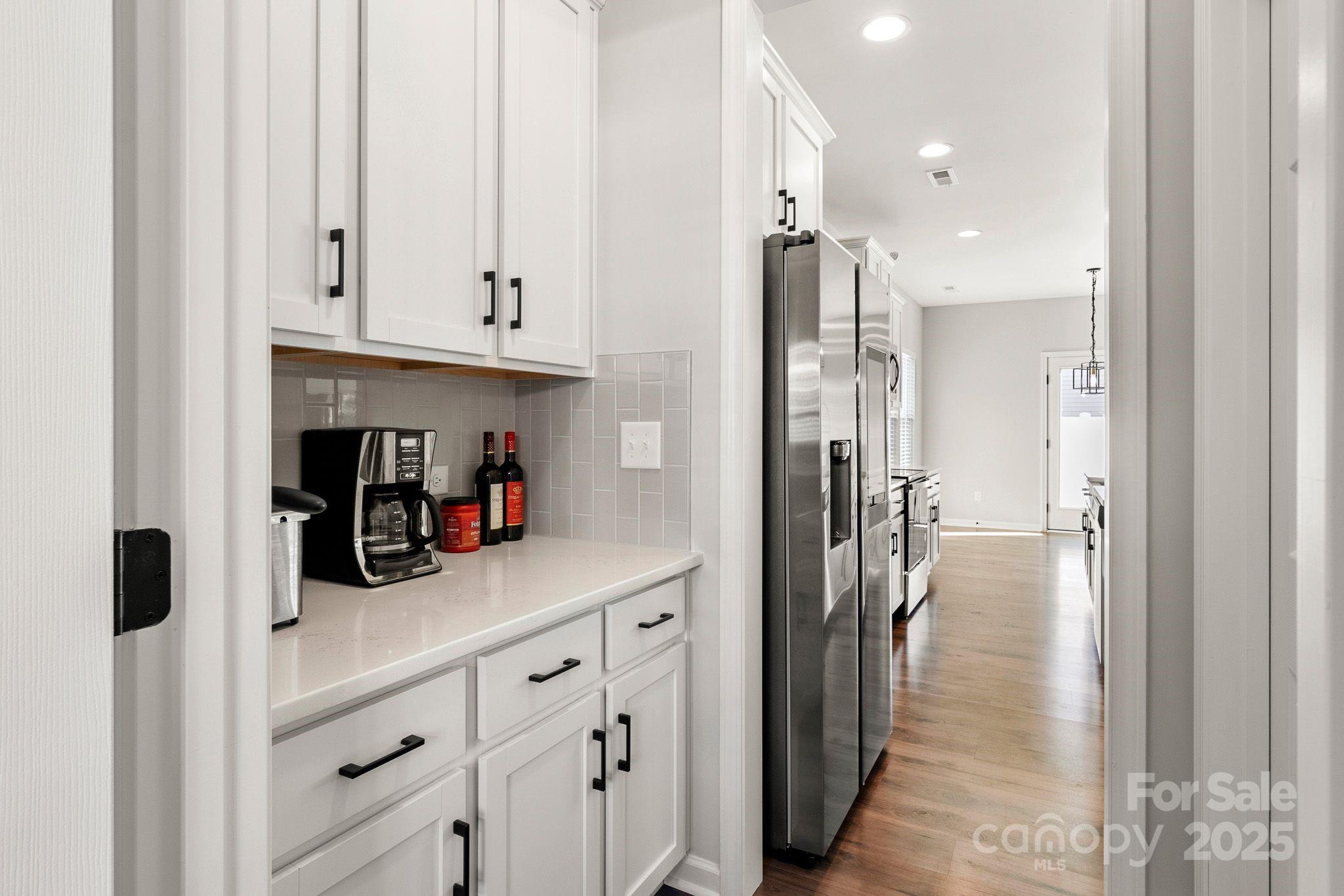 838 Foxglove Lane — York