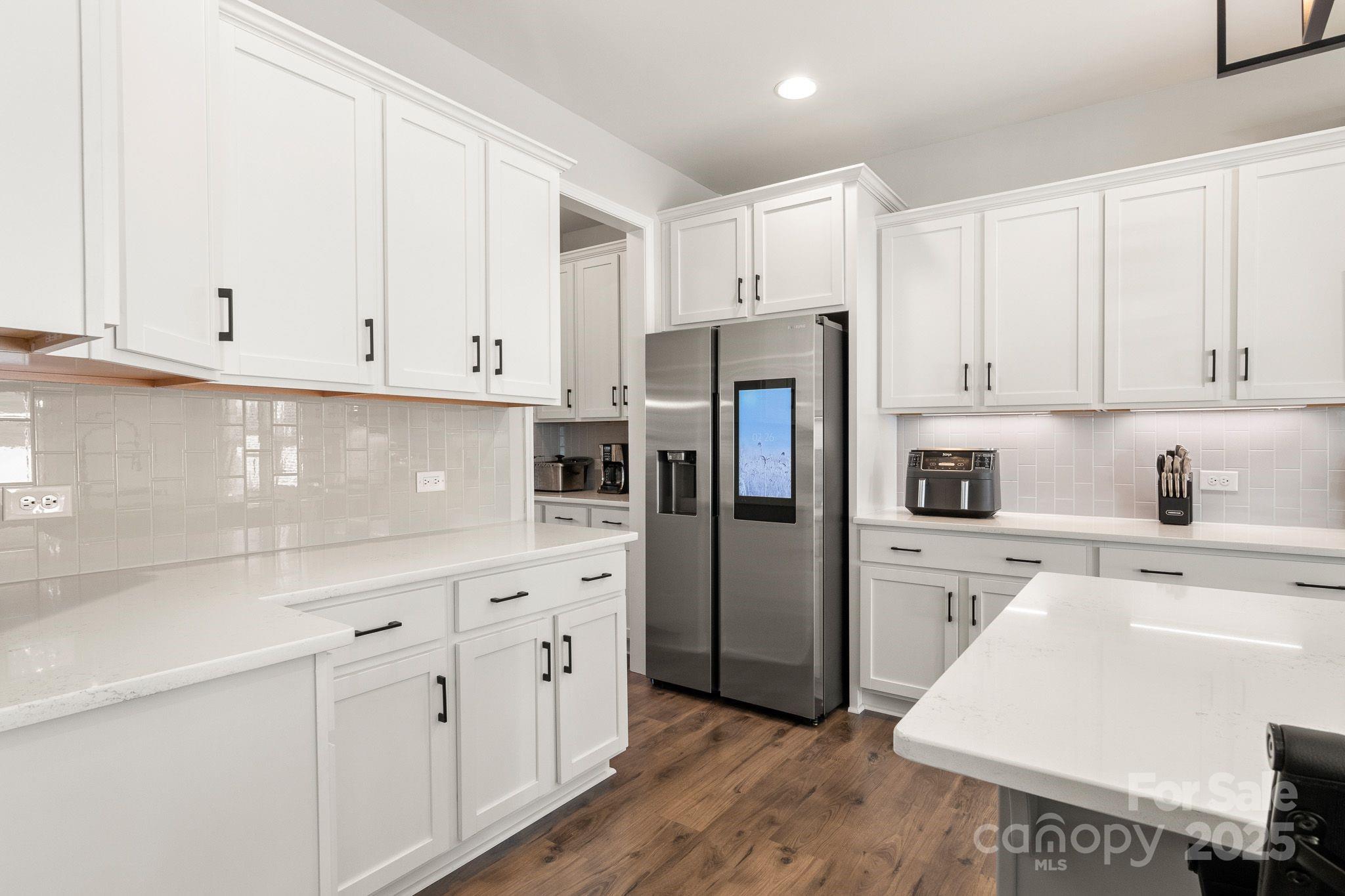 838 Foxglove Lane — York