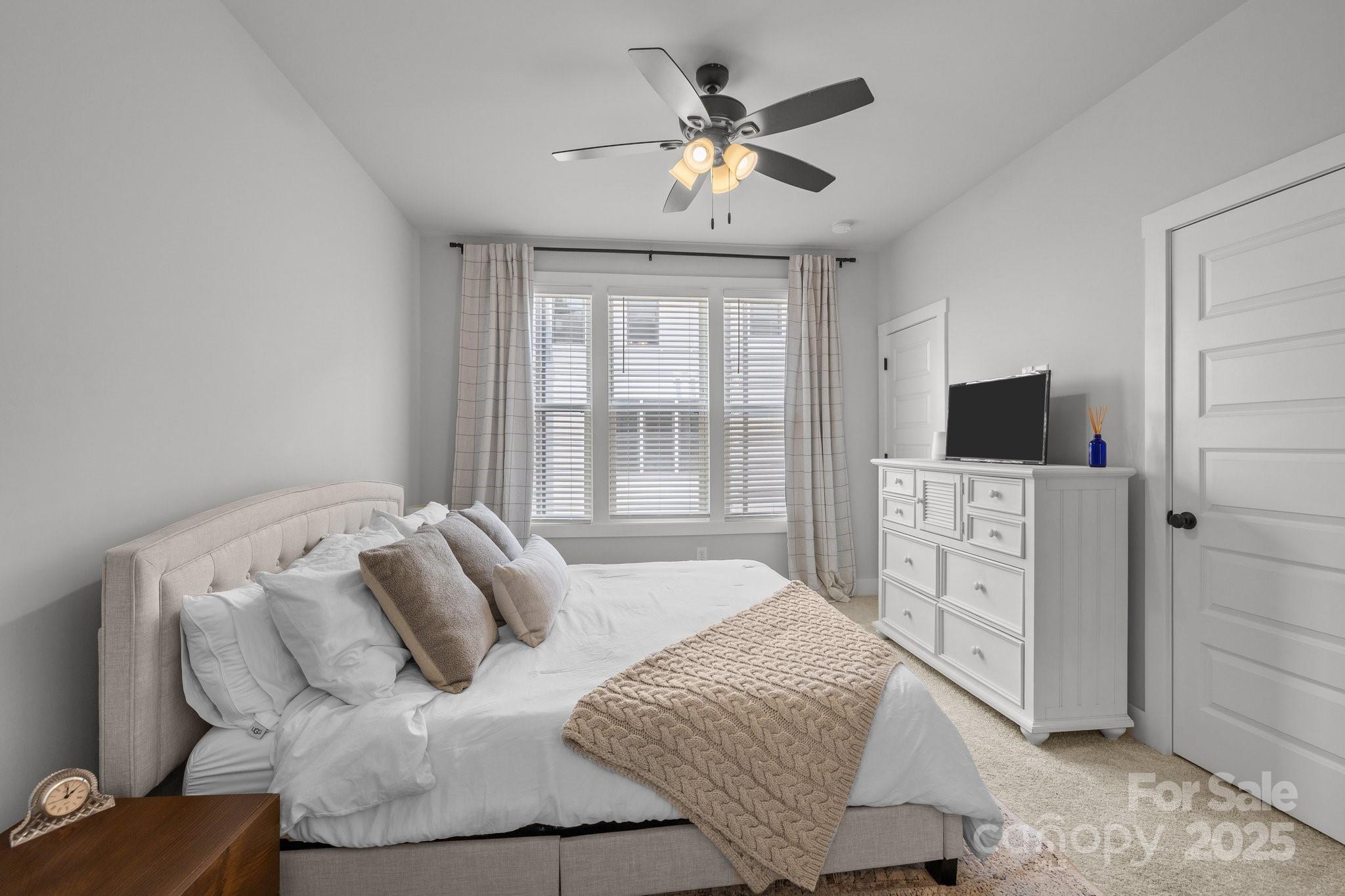5006 Tiny Lane — Charlotte