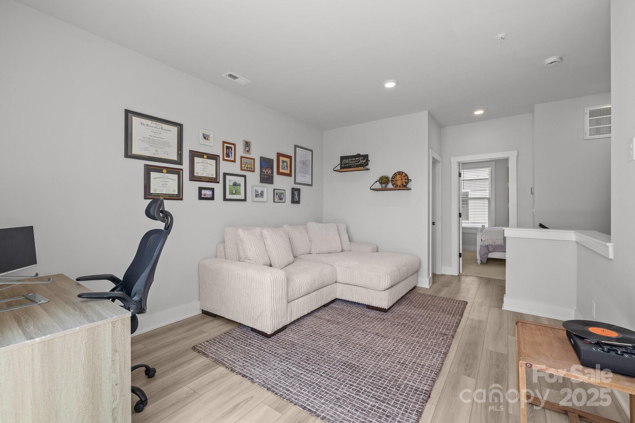 5006 Tiny Lane — Charlotte