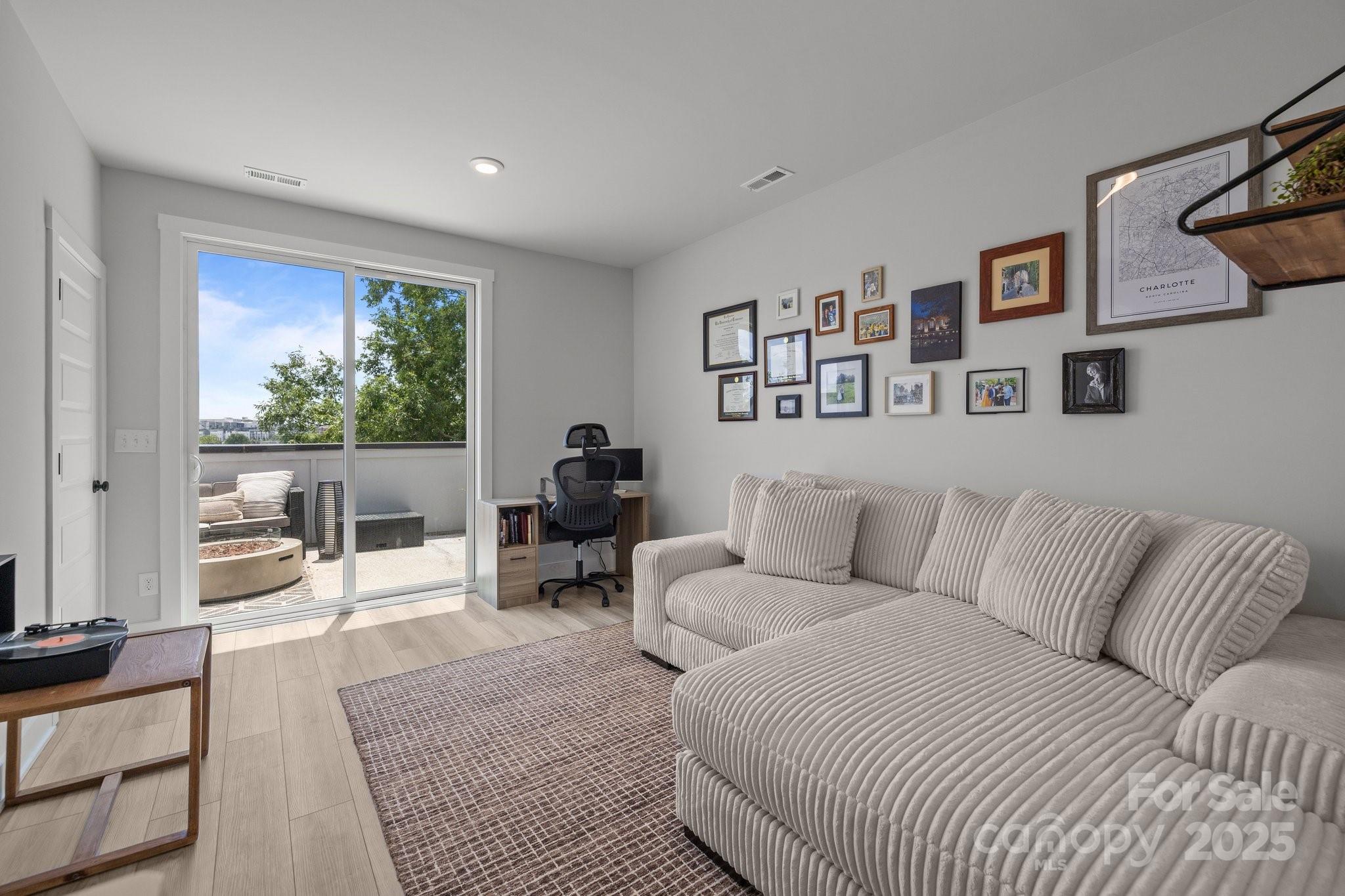 5006 Tiny Lane — Charlotte