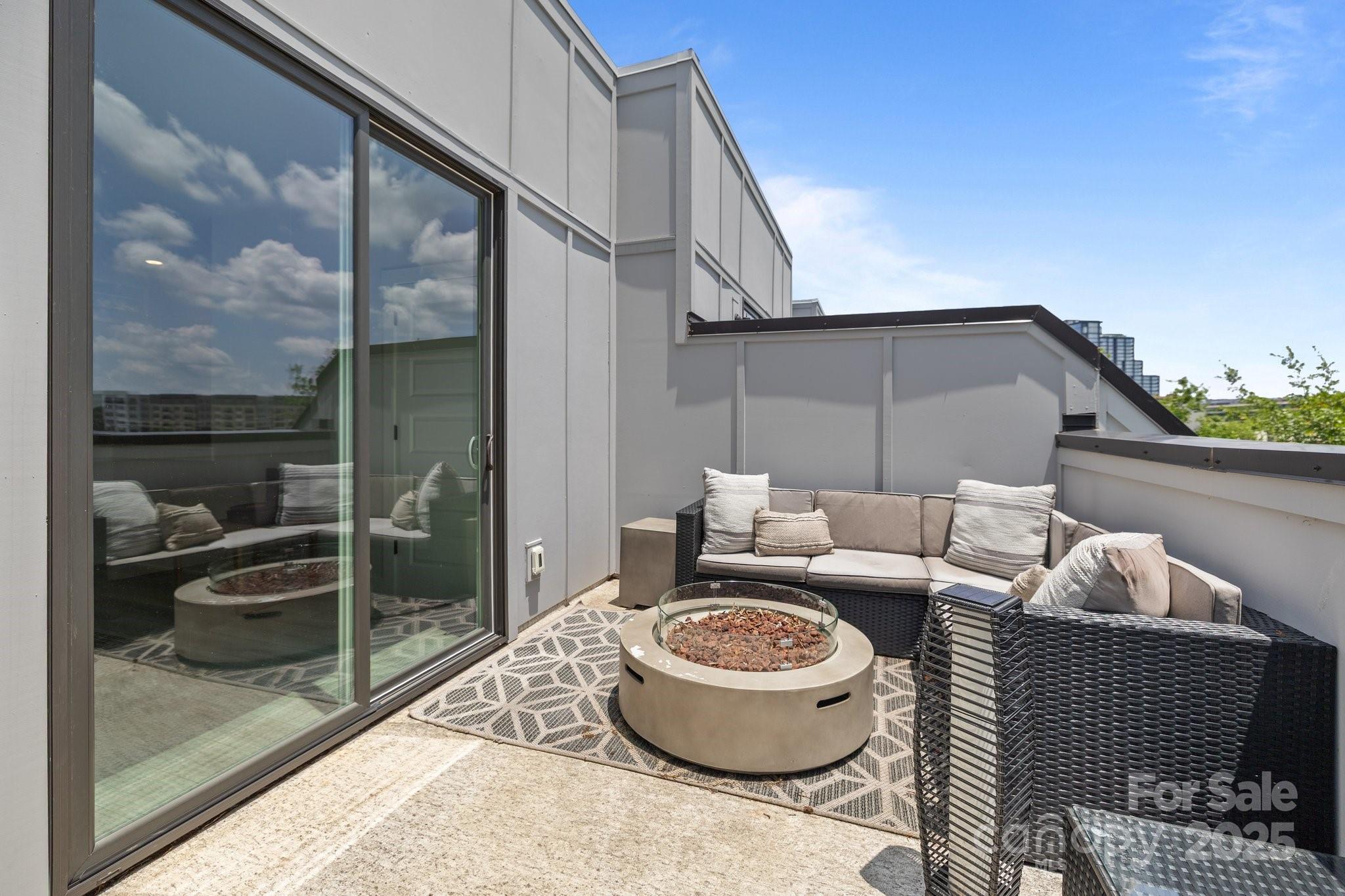 5006 Tiny Lane — Charlotte