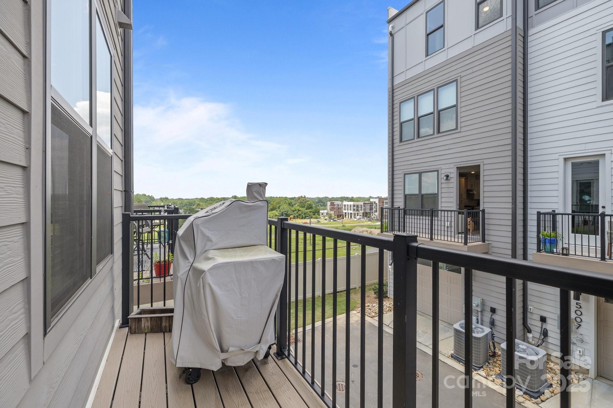 5006 Tiny Lane — Charlotte