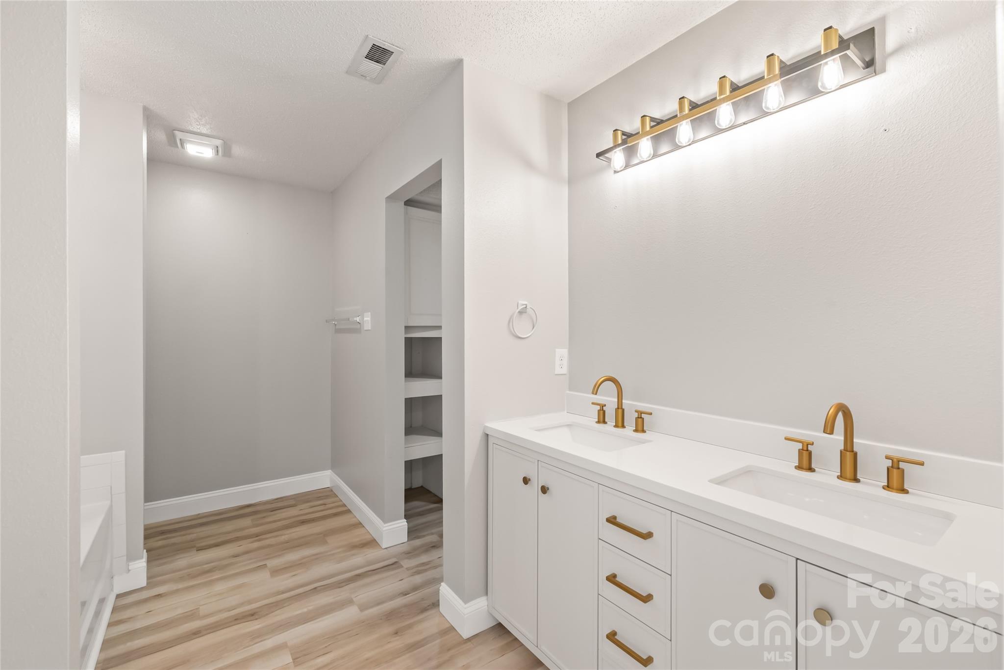1114 Fenwick Court — Clover