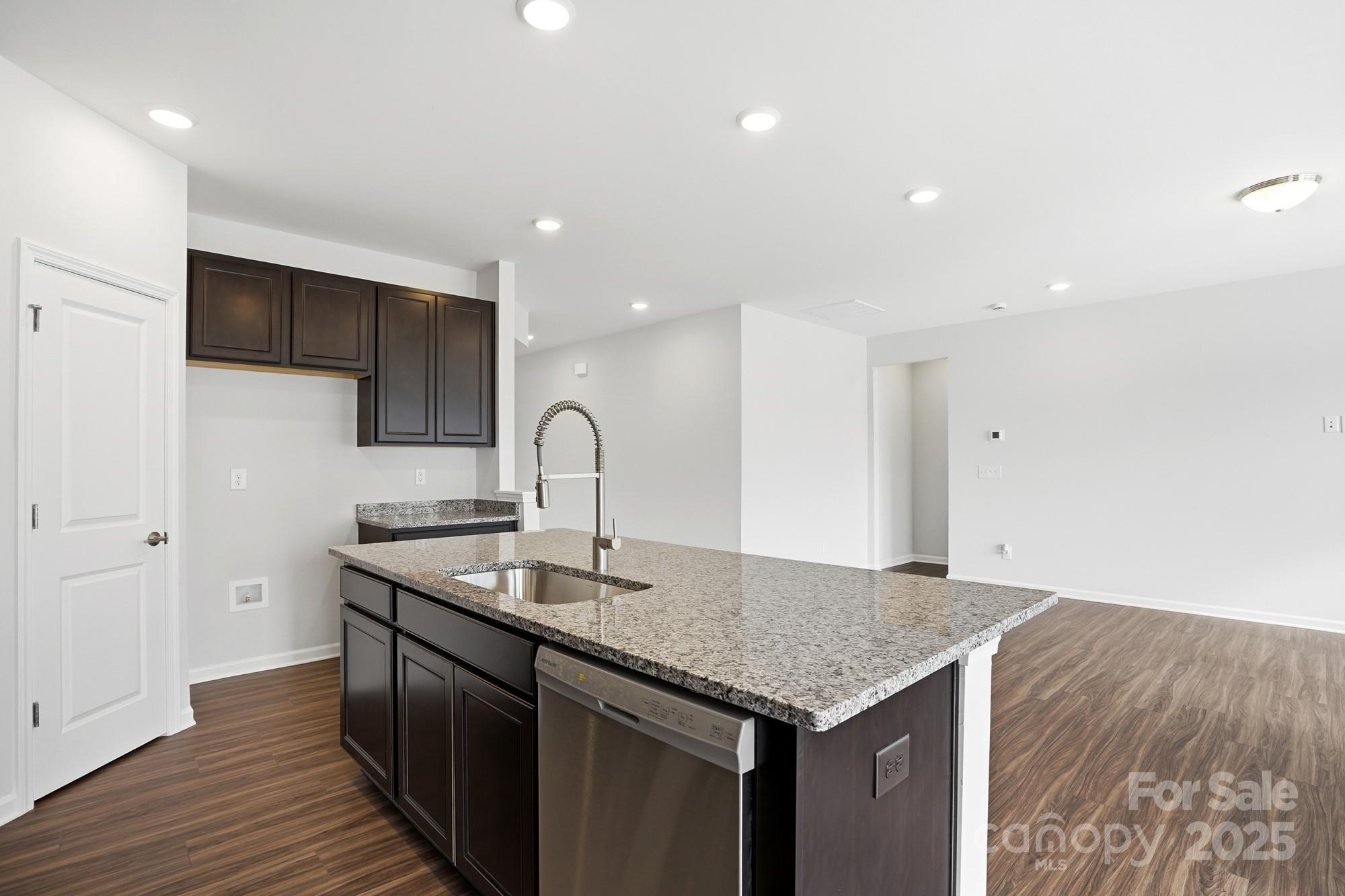 119 S Dunlavin Way — Mooresville