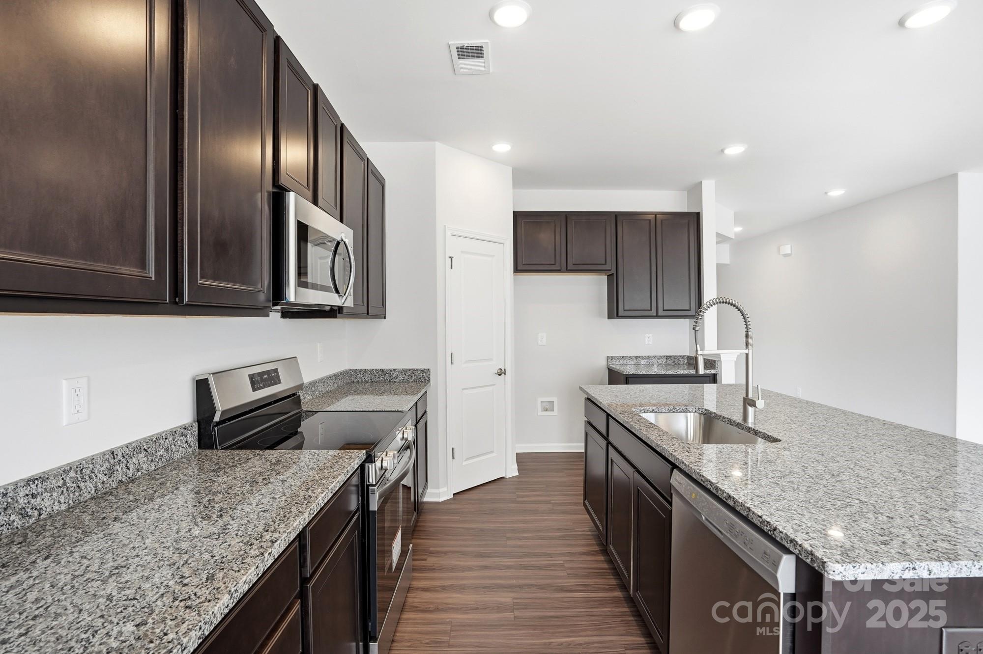 119 S Dunlavin Way — Mooresville