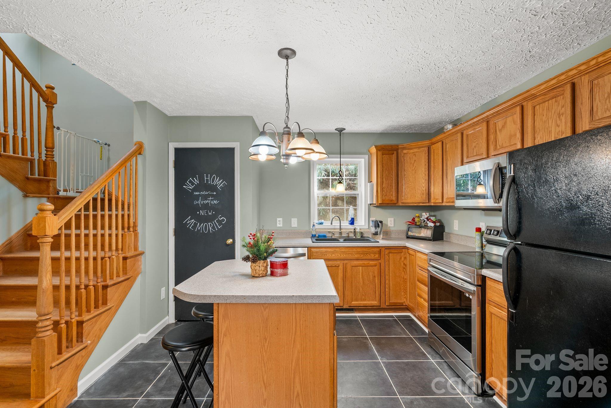 842 Grouse Road — Clyde