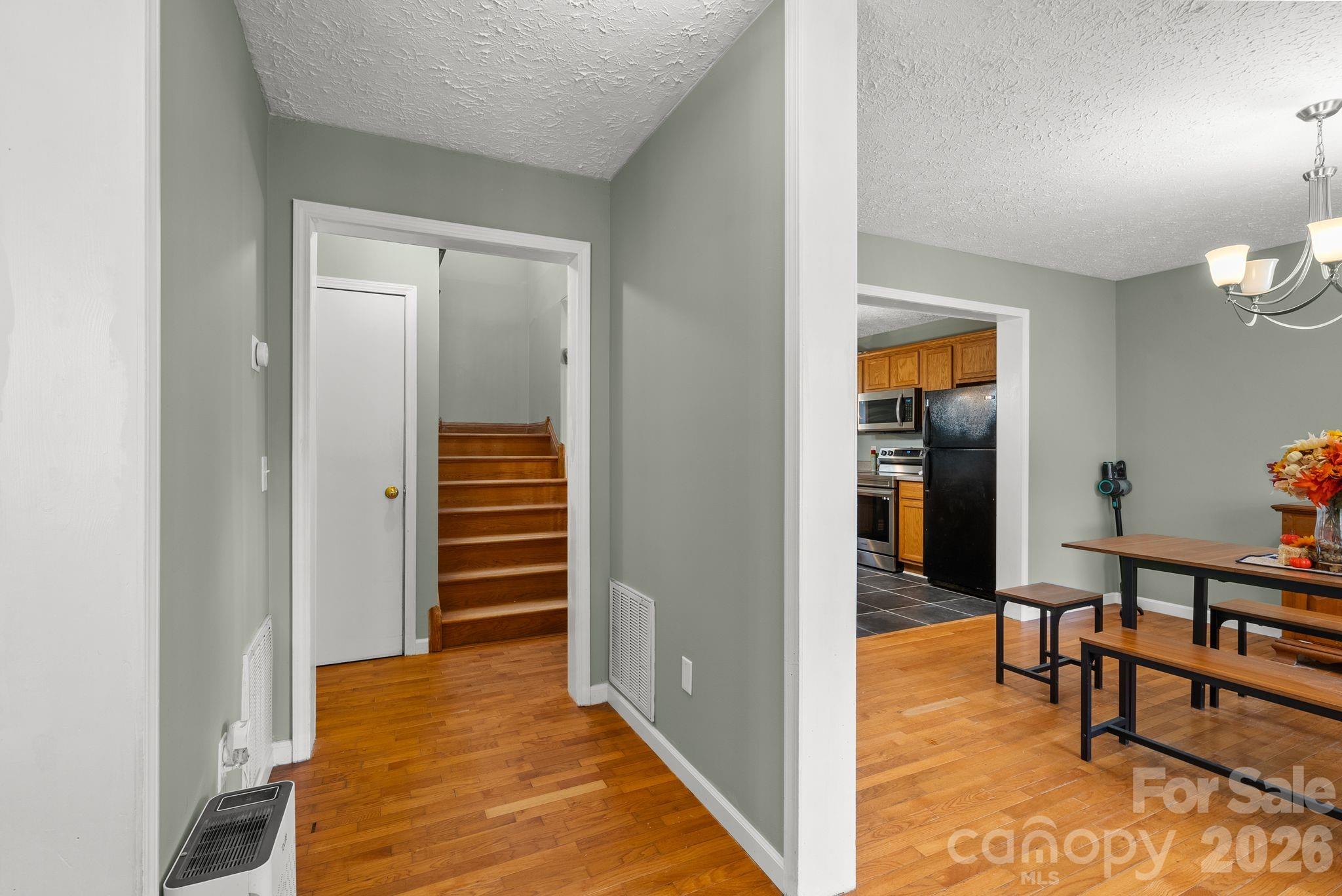 842 Grouse Road — Clyde
