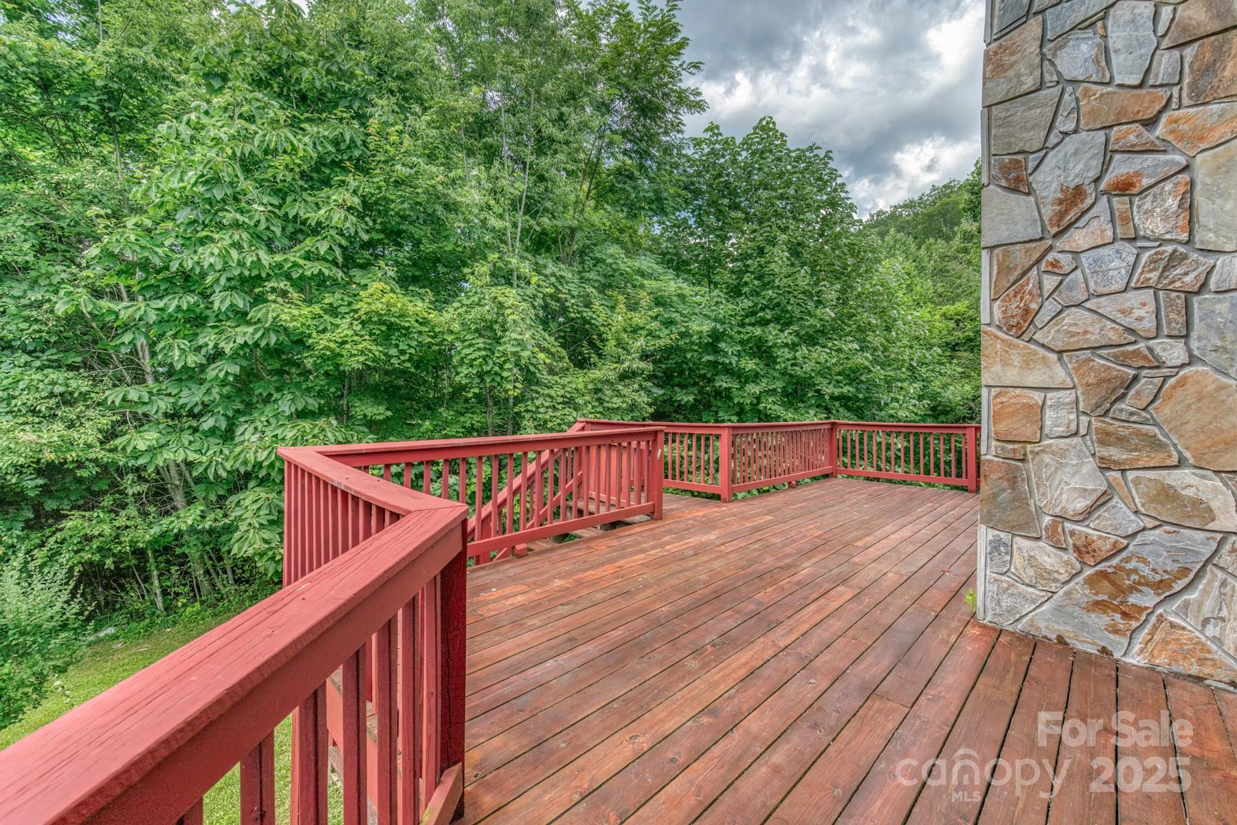 5023 Elk Park Highway — Elk Park
