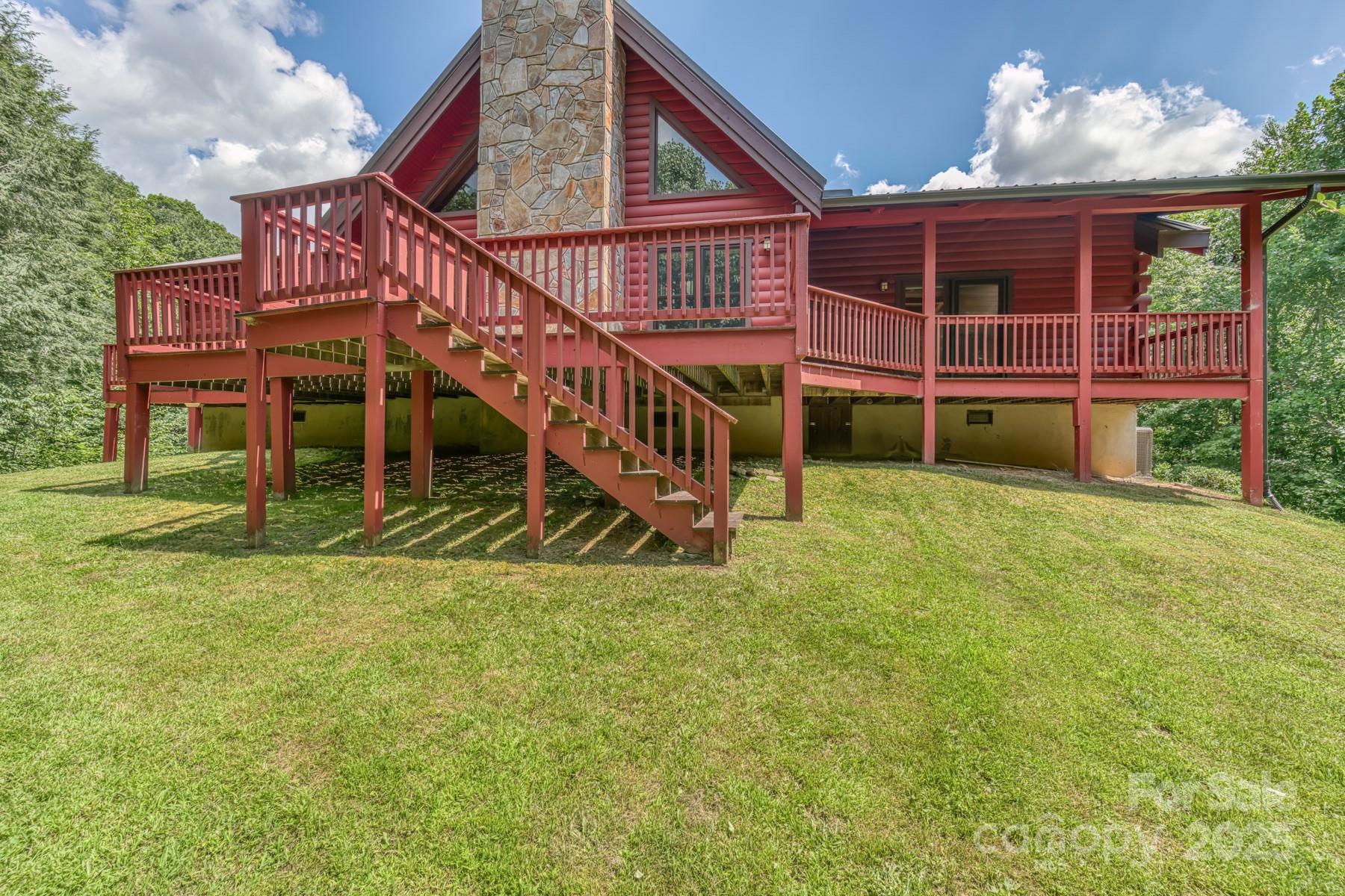 5023 Elk Park Highway — Elk Park