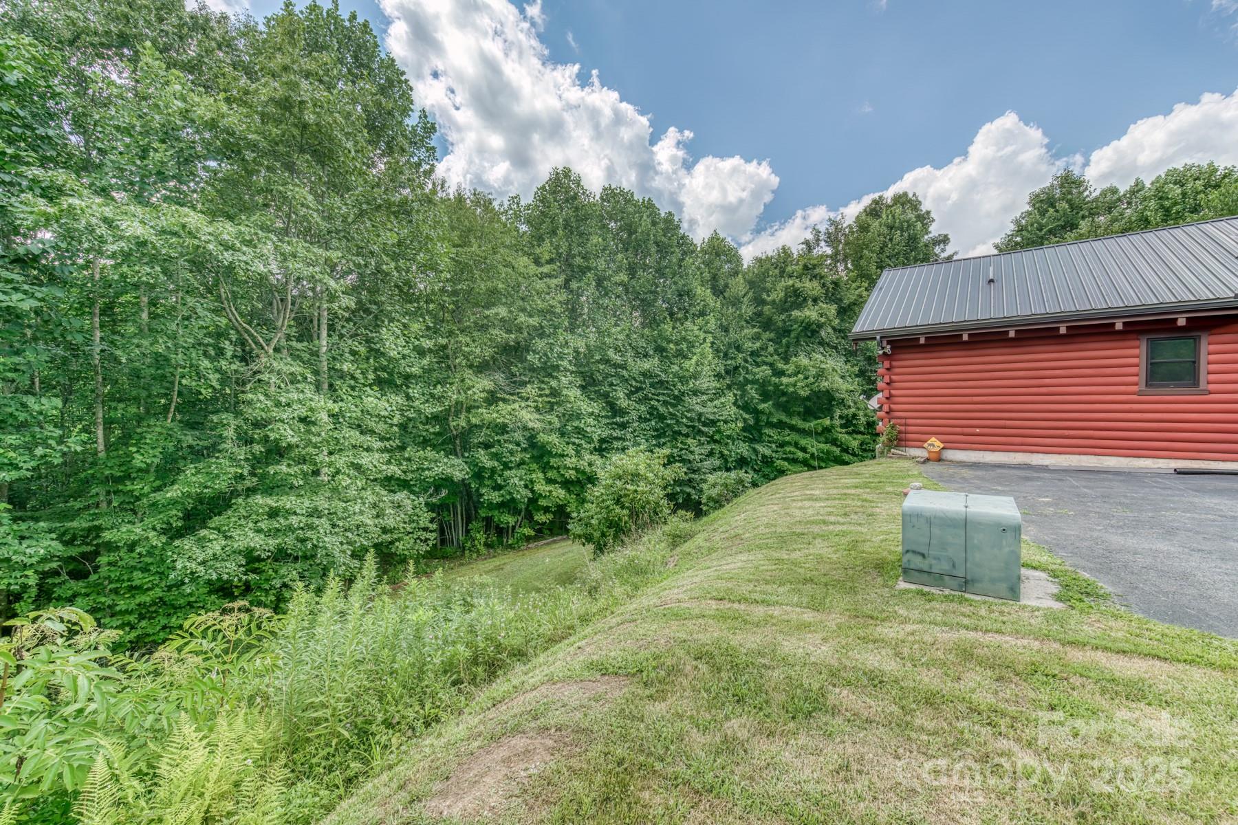 5023 Elk Park Highway — Elk Park