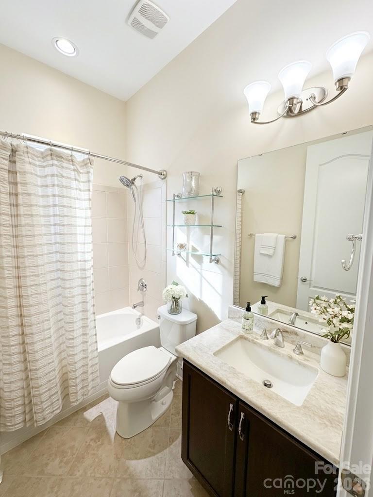 15511 Lake Ridge Road — Charlotte