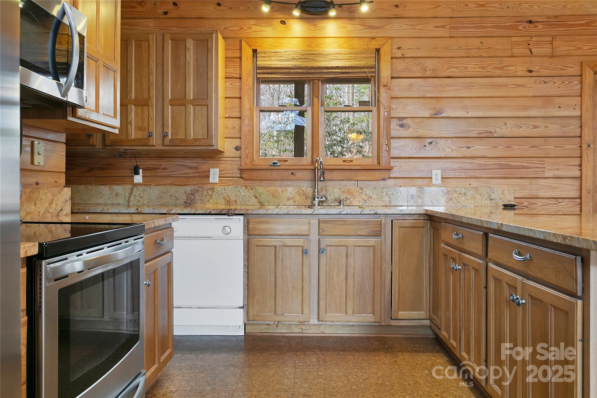 42 Tsitsi Court — Brevard