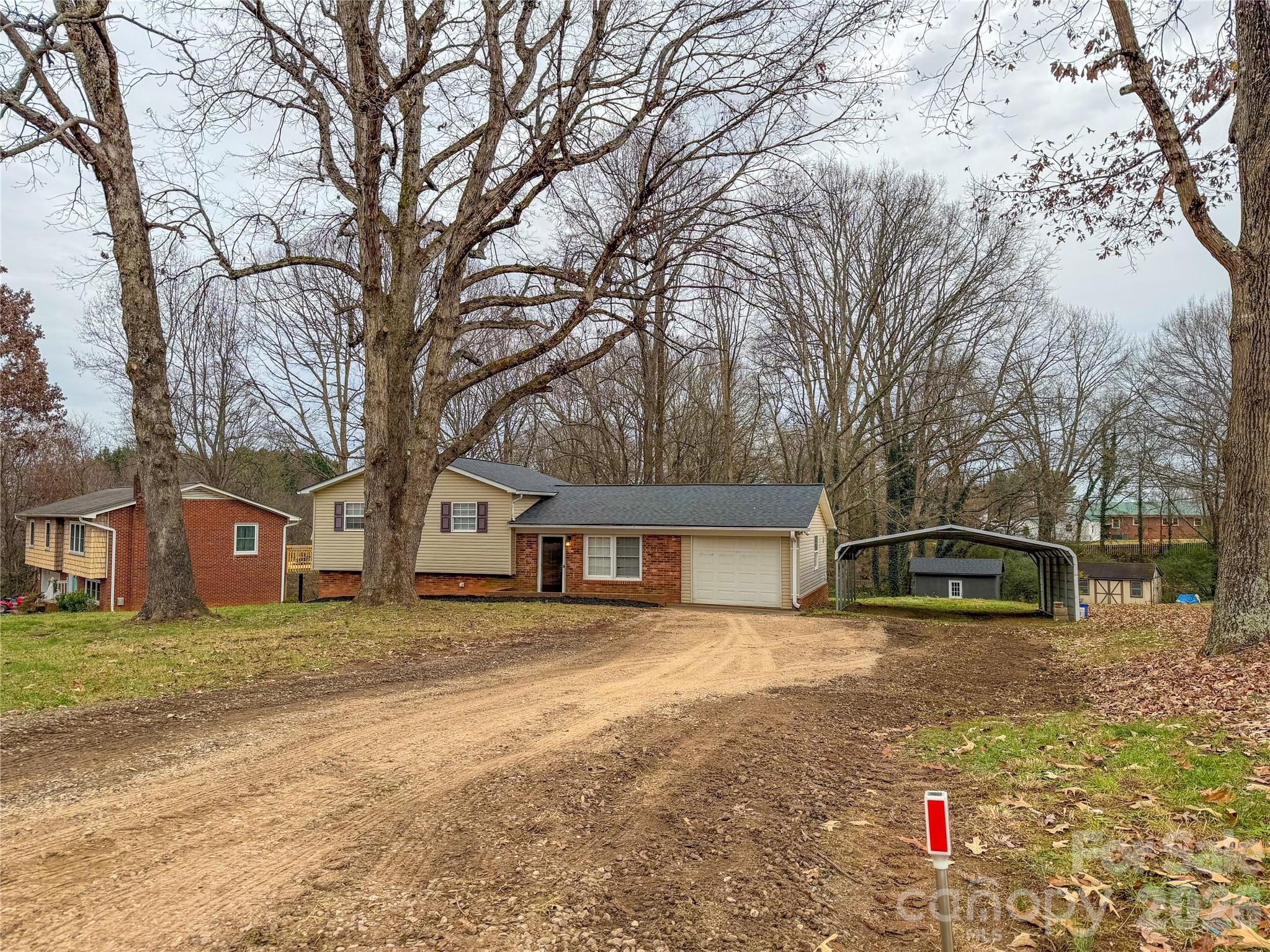 130 Powder Horn Road — Mooresville