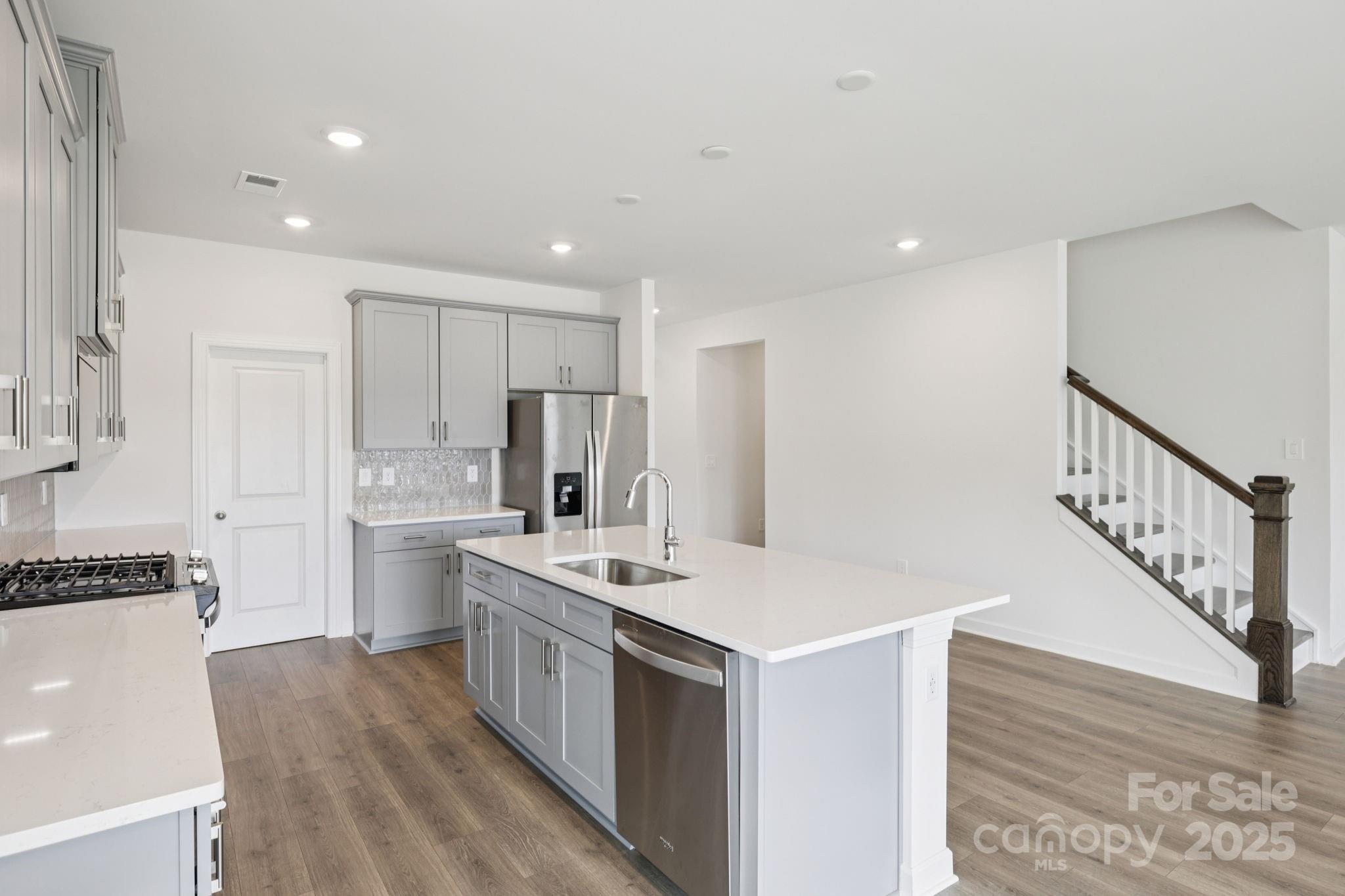 837 Santina Avenue — York