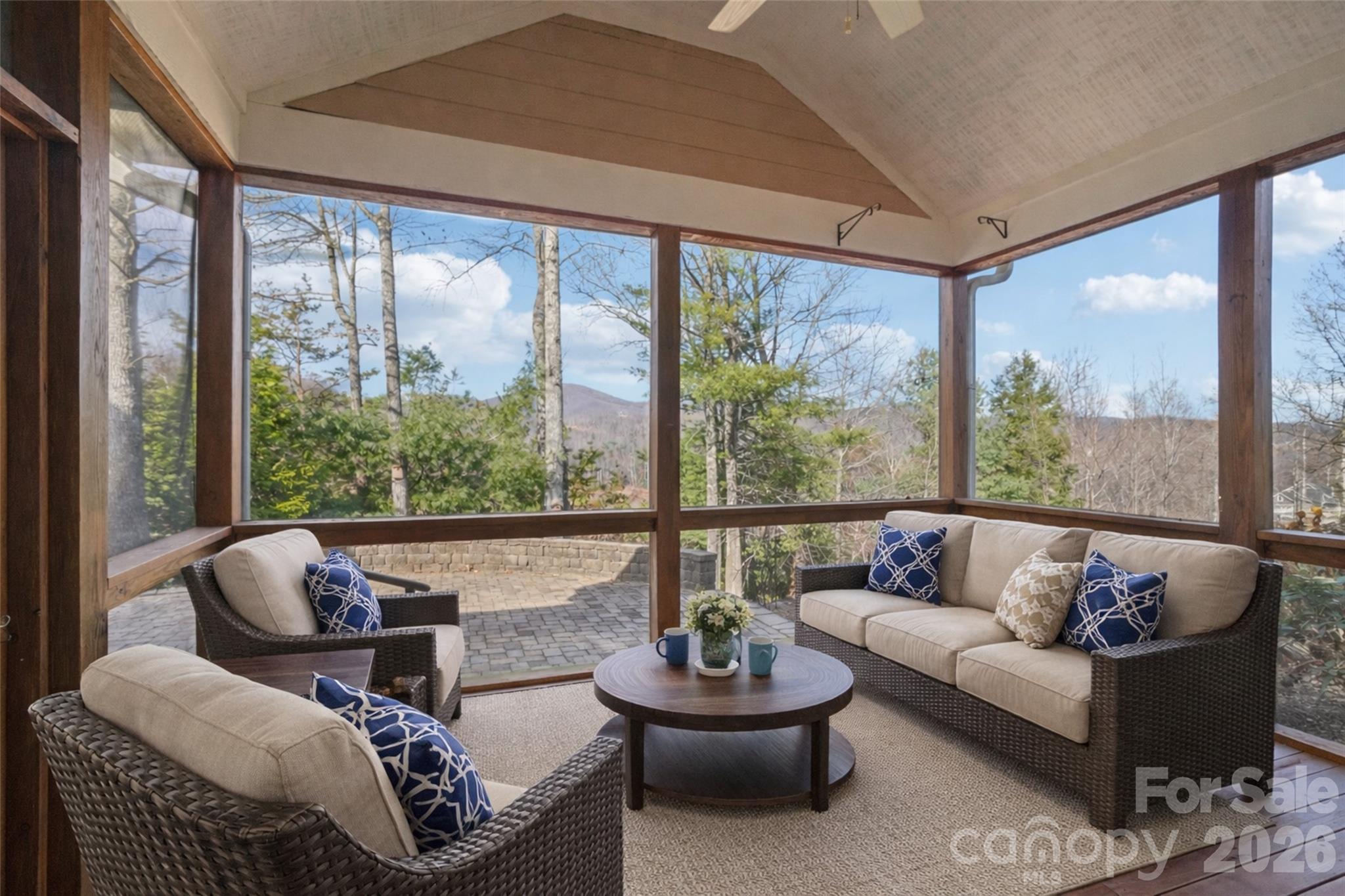959 Silverglen Way — Hendersonville
