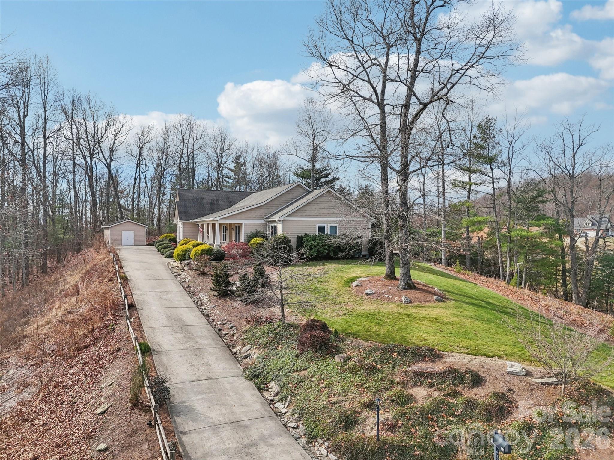 959 Silverglen Way — Hendersonville