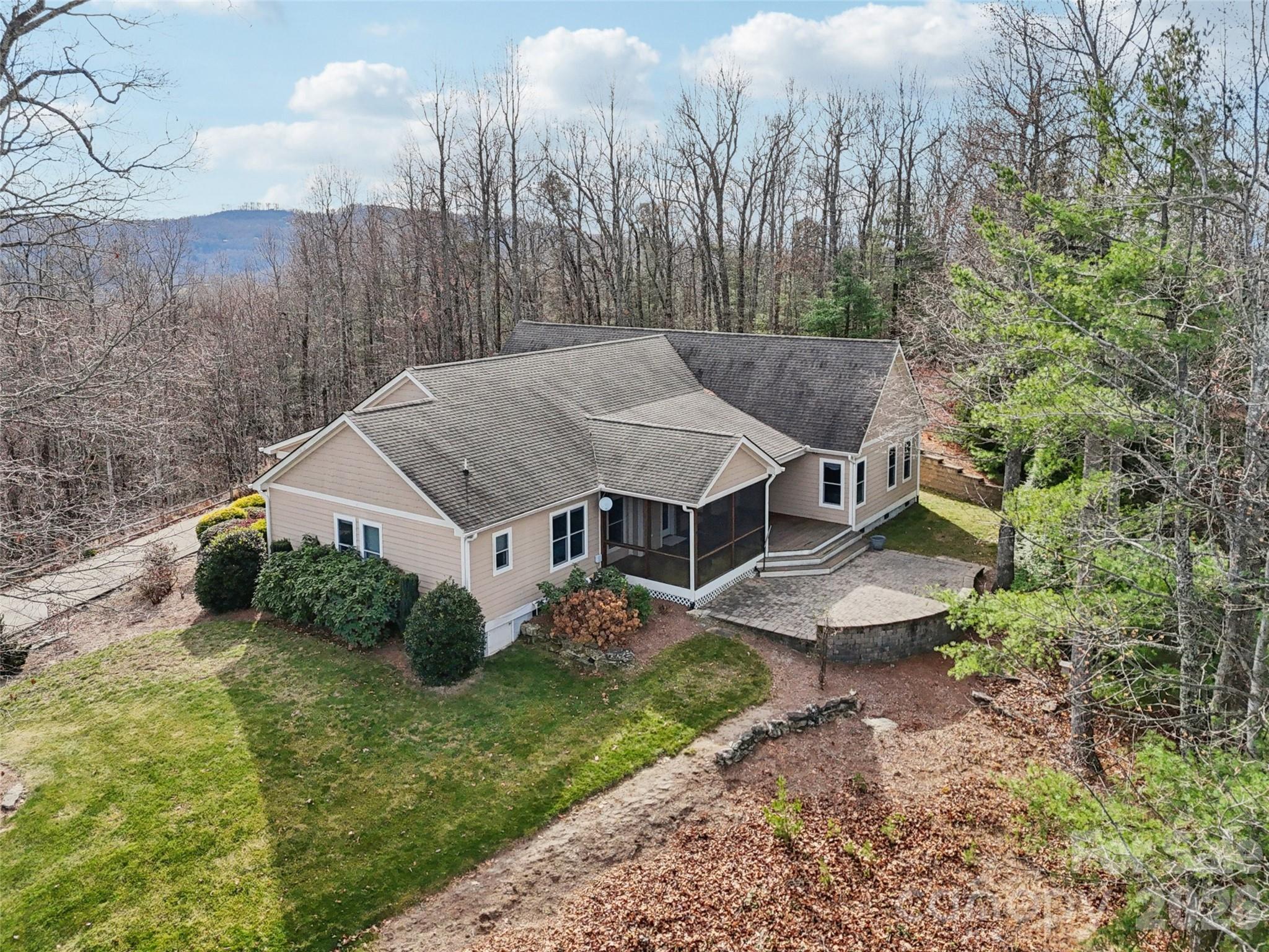 959 Silverglen Way — Hendersonville