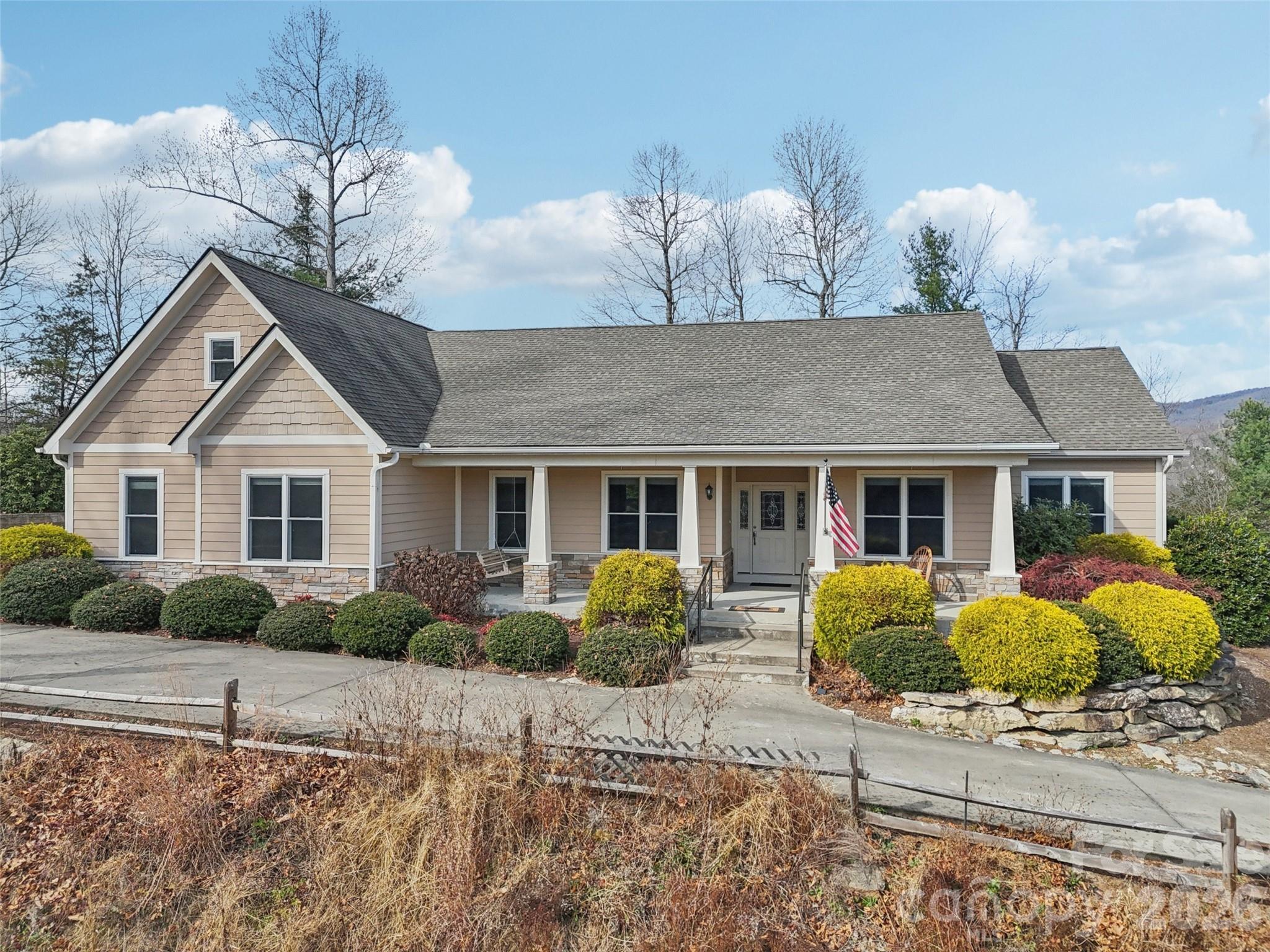 959 Silverglen Way — Hendersonville