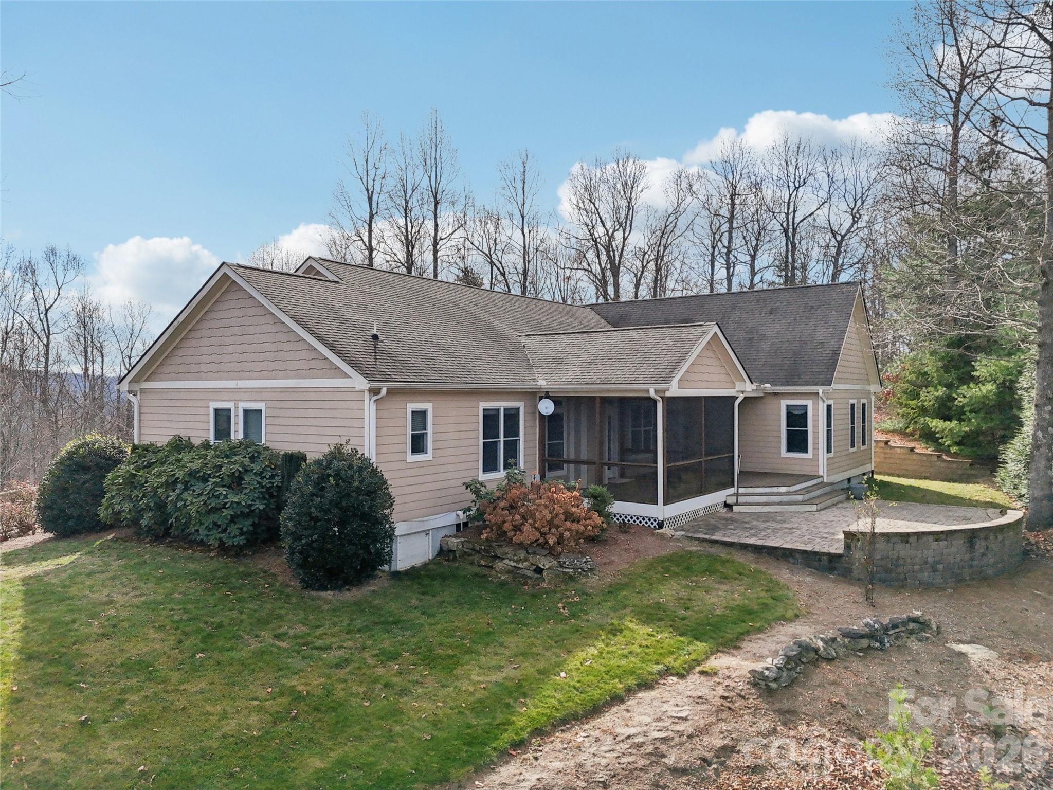 959 Silverglen Way — Hendersonville
