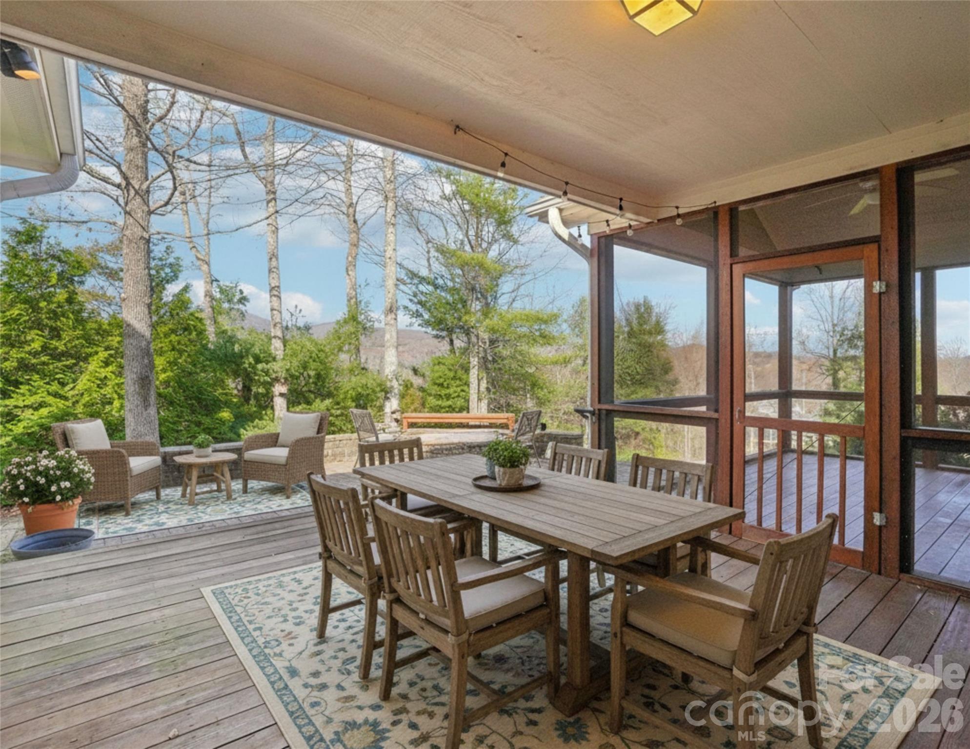 959 Silverglen Way — Hendersonville