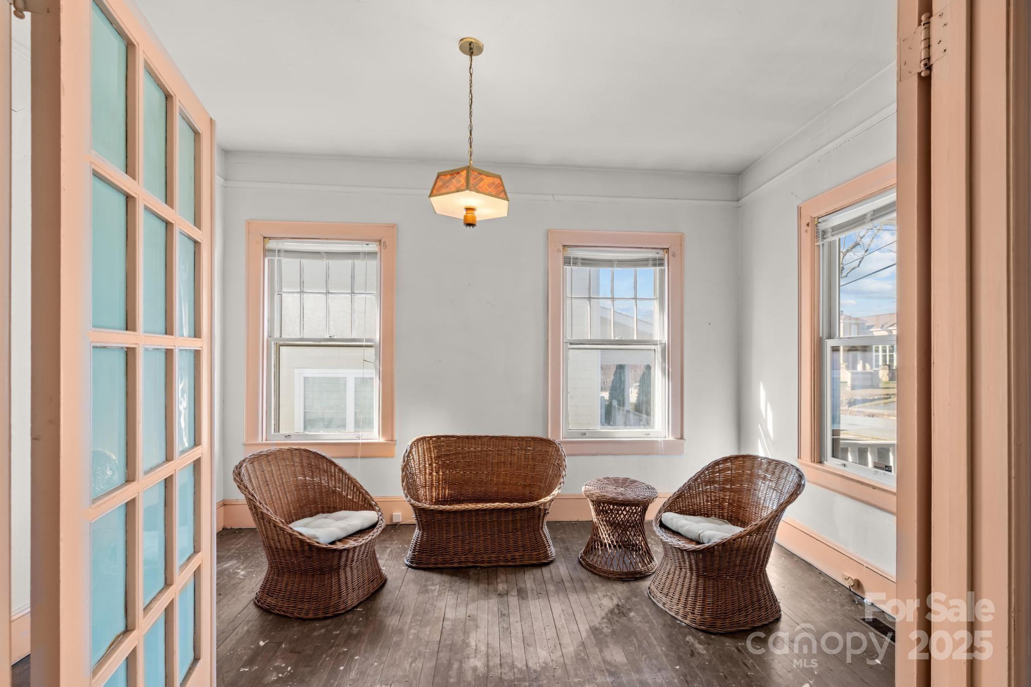 1011 Ashe Avenue NW — Lenoir