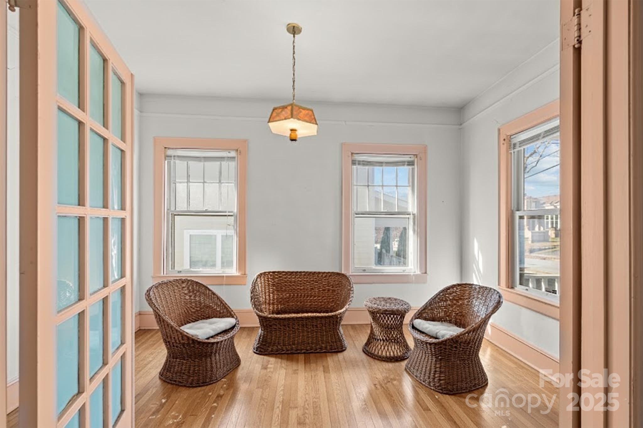 1011 Ashe Avenue NW — Lenoir