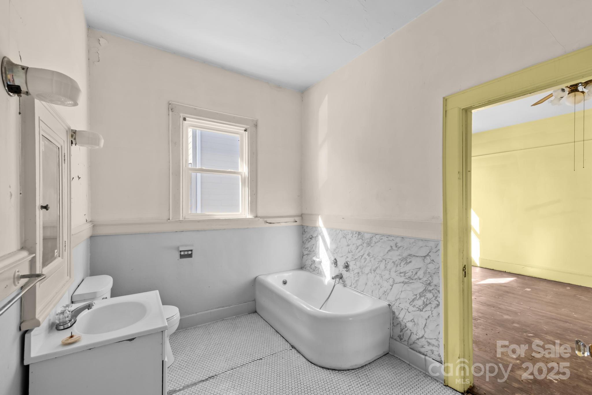1011 Ashe Avenue NW — Lenoir