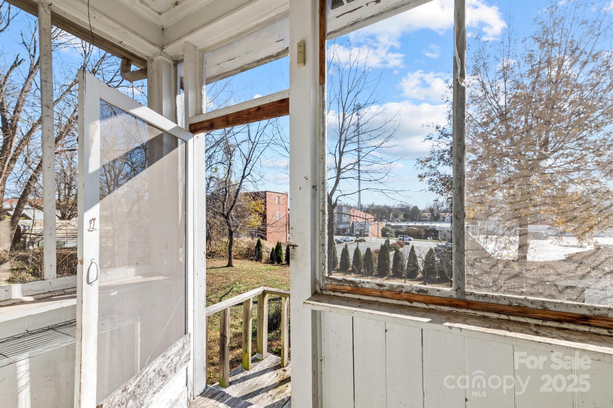 1011 Ashe Avenue NW — Lenoir
