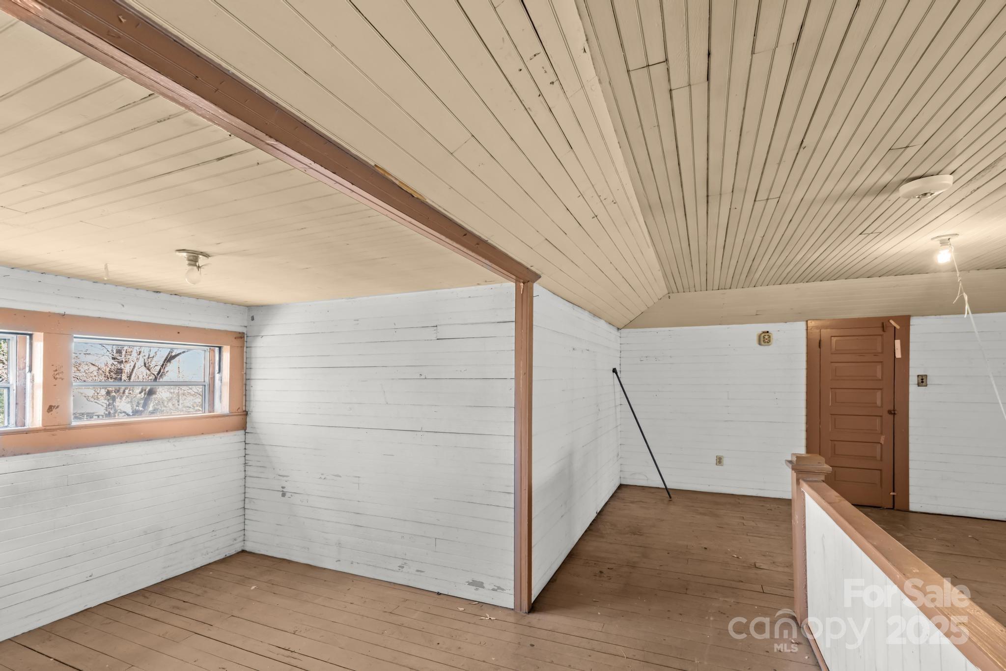 1011 Ashe Avenue NW — Lenoir