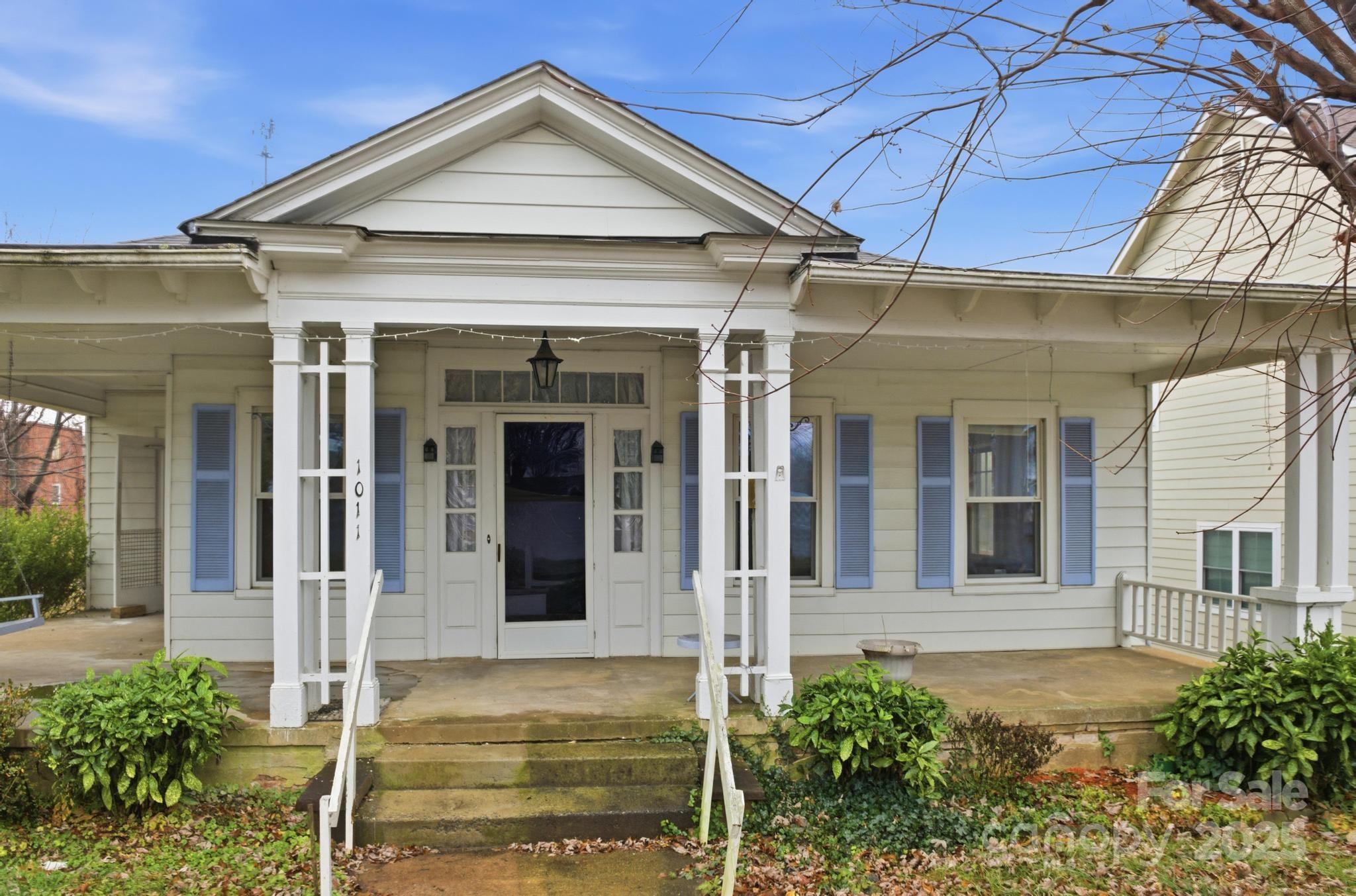 1011 Ashe Avenue NW — Lenoir