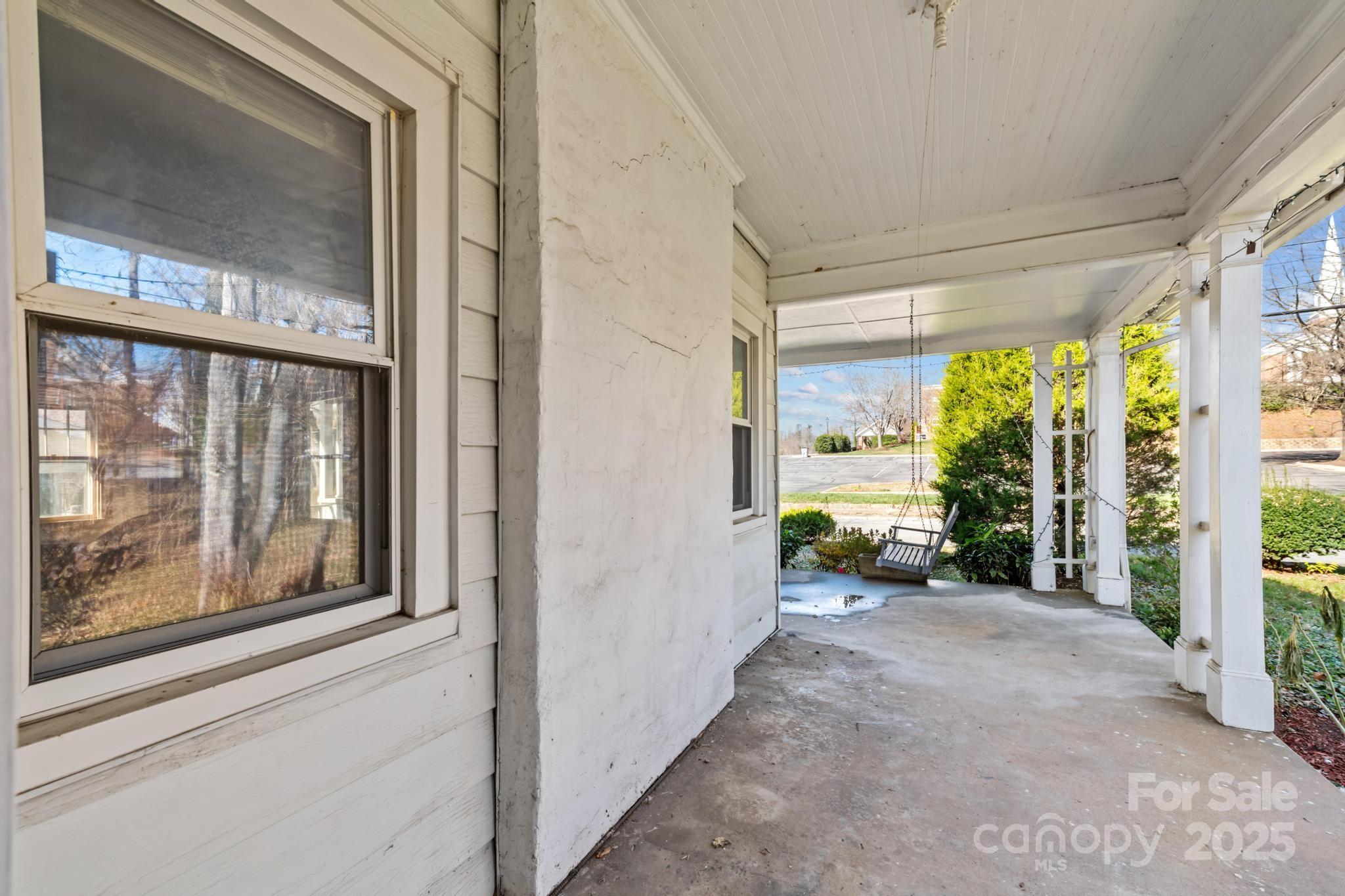 1011 Ashe Avenue NW — Lenoir