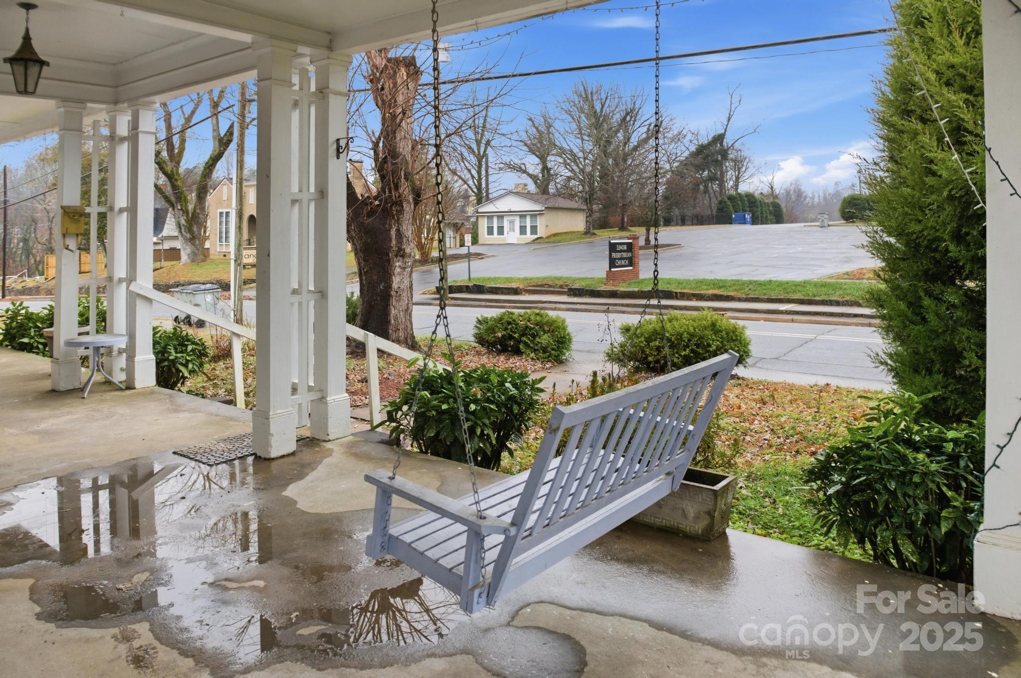 1011 Ashe Avenue NW — Lenoir