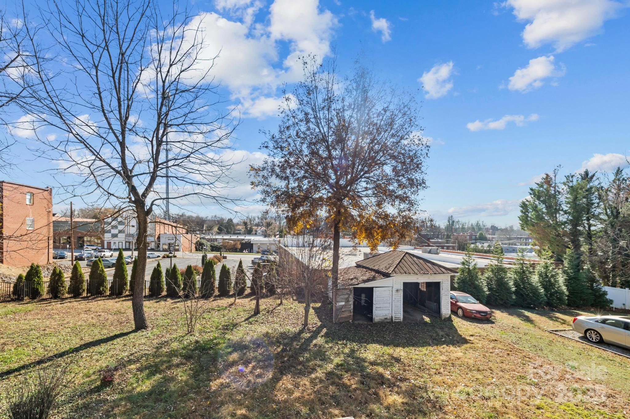 1011 Ashe Avenue NW — Lenoir