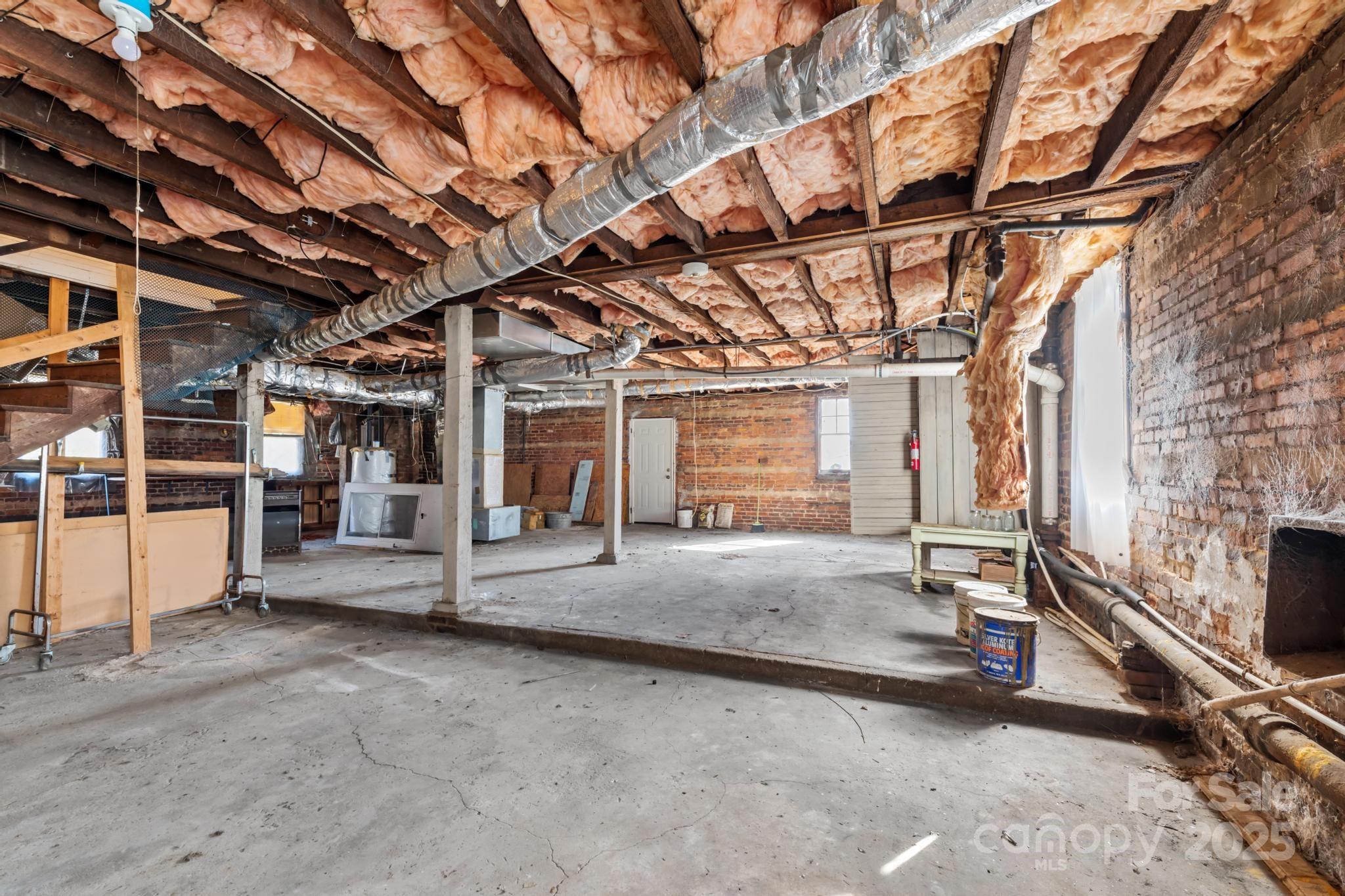 1011 Ashe Avenue NW — Lenoir