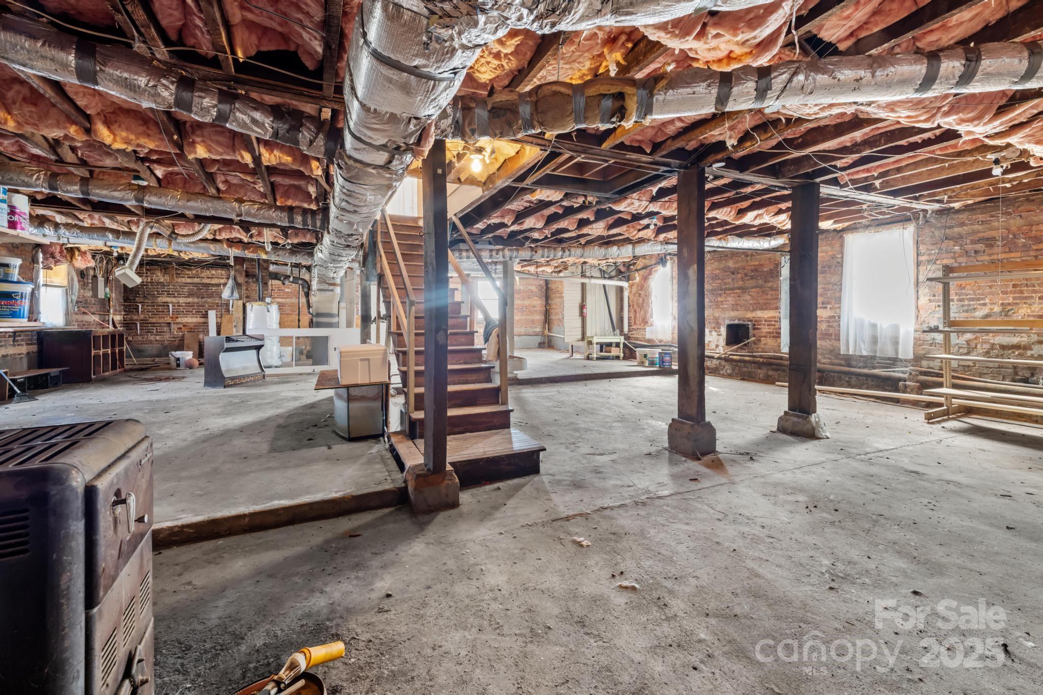 1011 Ashe Avenue NW — Lenoir