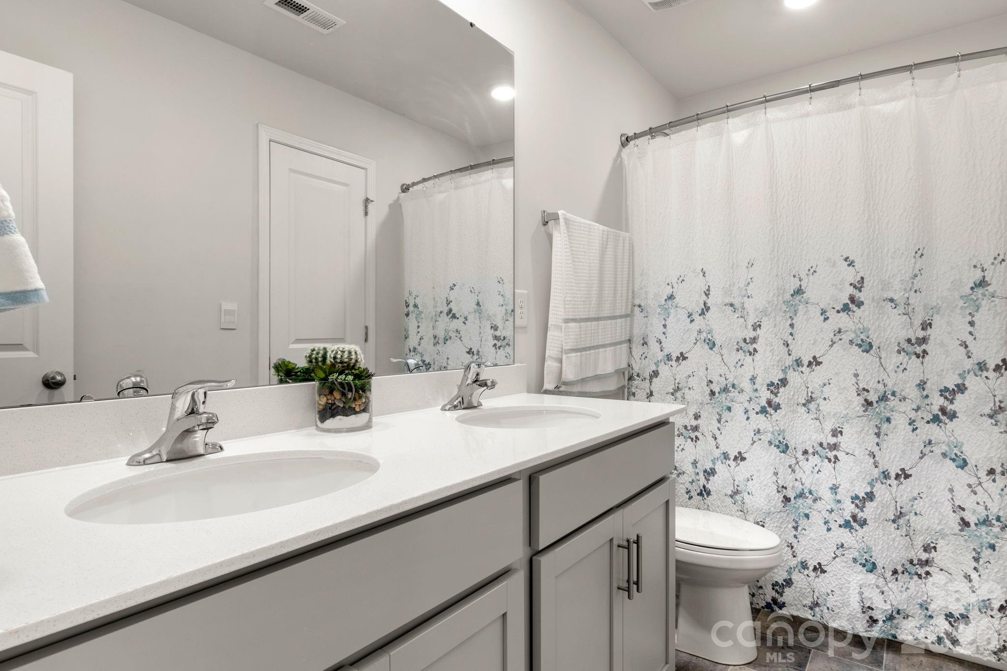 9142 Mackinaw Drive — Gastonia