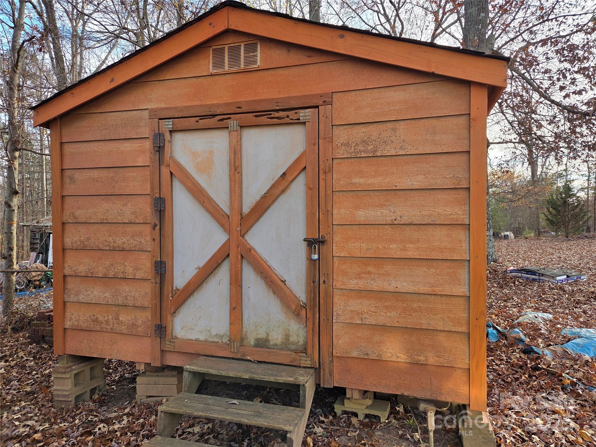1168 Love Valley Road — Clover