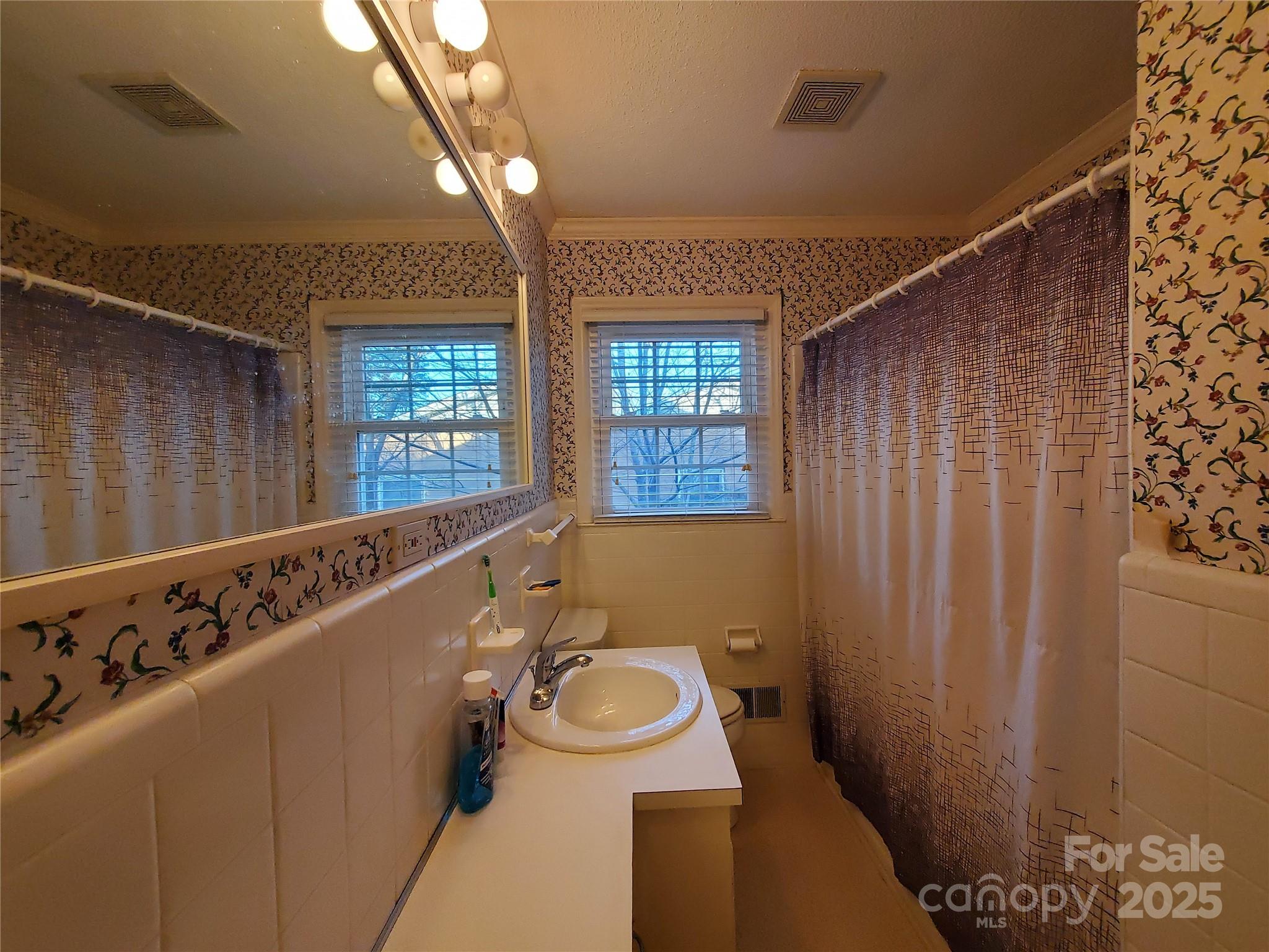 2318 Shaw Avenue — Gastonia