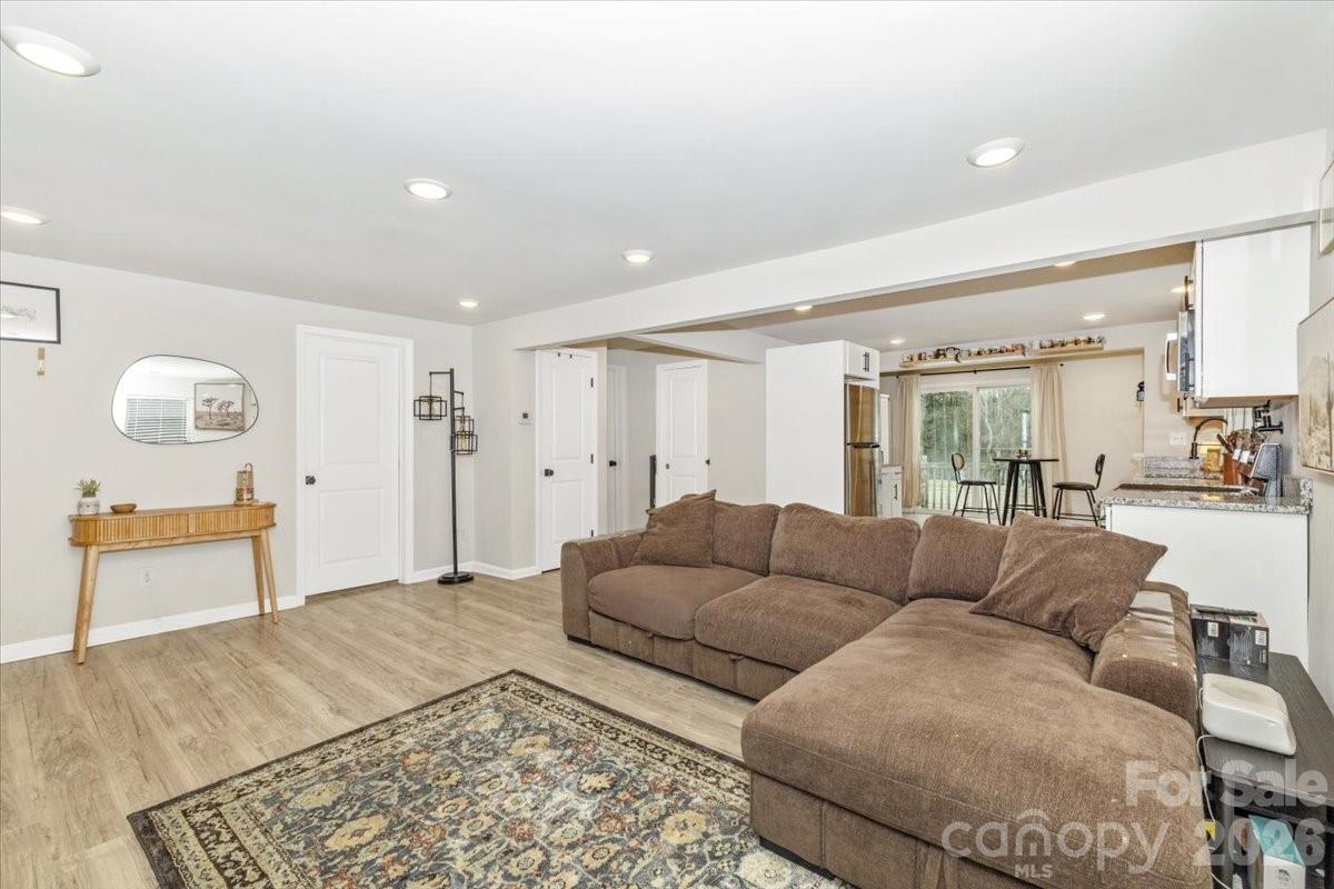 126 Laura Road — Mooresville