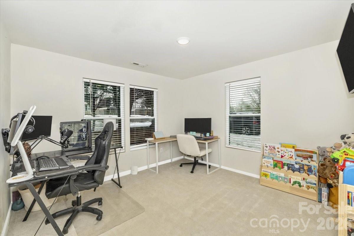126 Laura Road — Mooresville