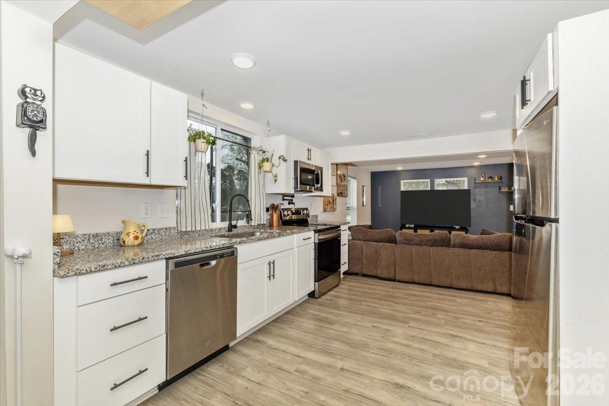 126 Laura Road — Mooresville